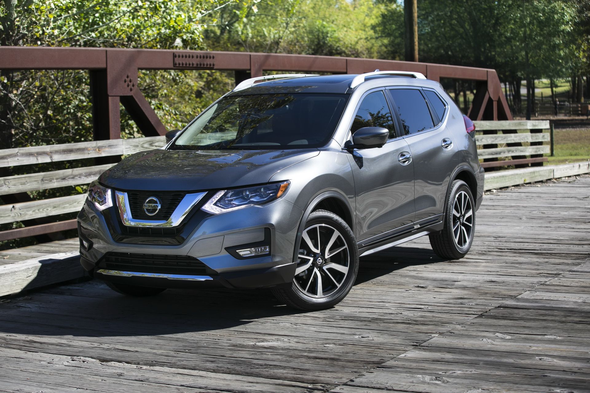 2018_Nissan_Rogue_01 2018 Nissan Rogue Hybrid Offers Up To 34 MPG, Priced From $27,995