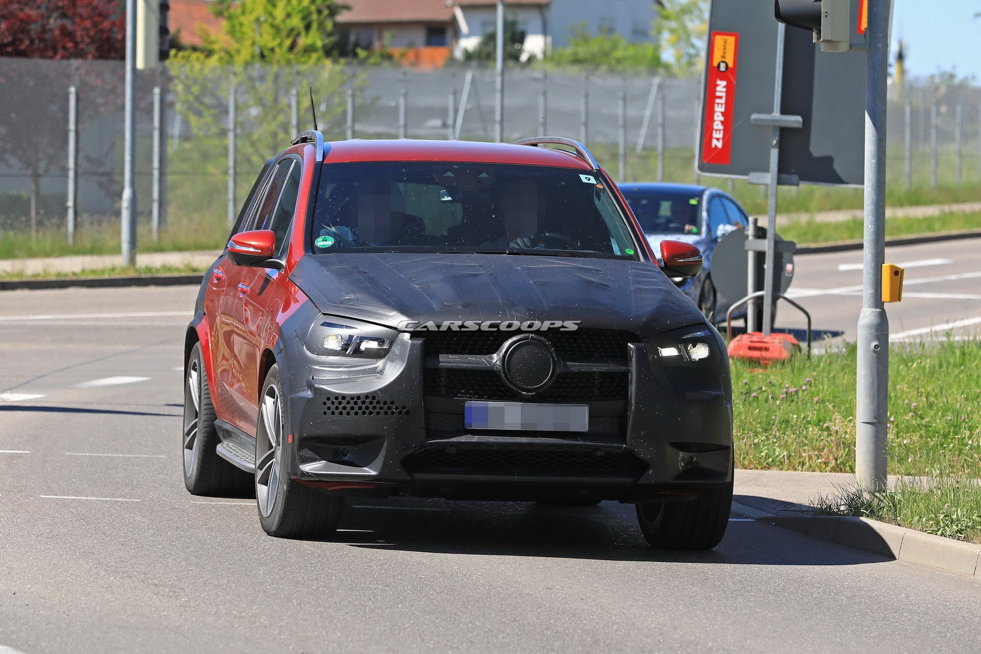 2019 Mercedes-Benz GLE SB2 2019 Mercedes GLE: Most Revealing Photos Give Us Our Best Look Yet