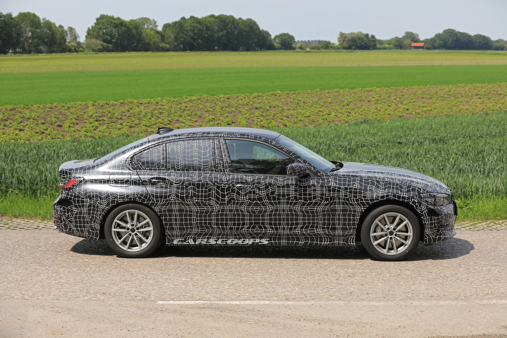 2019-bmw-3series-spied-inside-out-new-5 2019 BMW 3-Series: Latest Photos Along With Everything Else We Know (Updated)