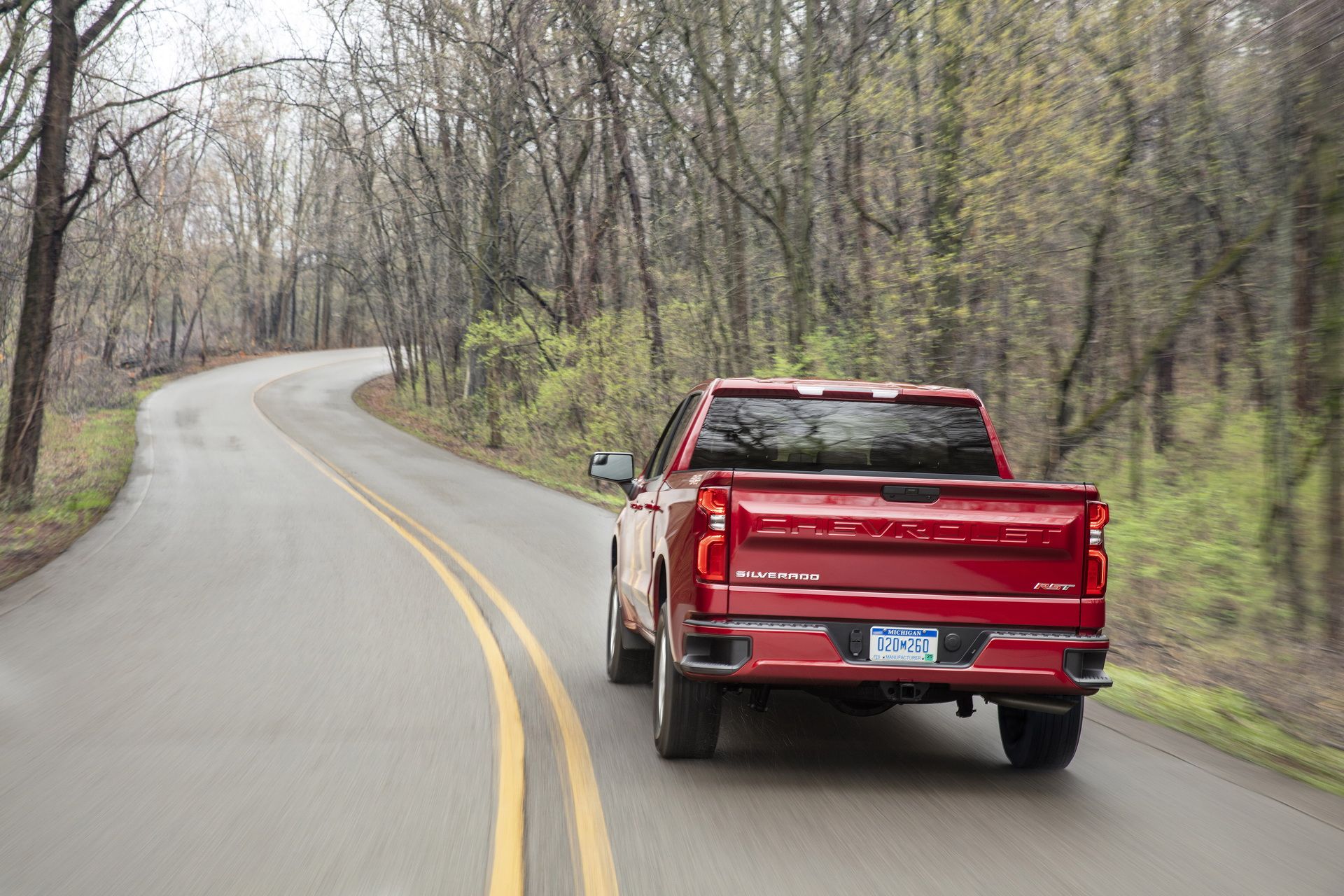 2019-chevrolet-silverado-new-engine-tech-4 2019 Chevy Silverado Gains New 2.7-Liter 4-Cylinder Turbo With Active Fuel Management