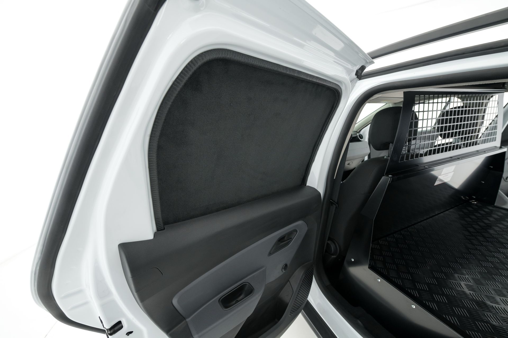 2019-dacia-duster-fiskal-16 Dacia Duster Fiskal Is A Go-Anywhere Light Commercial Vehicle