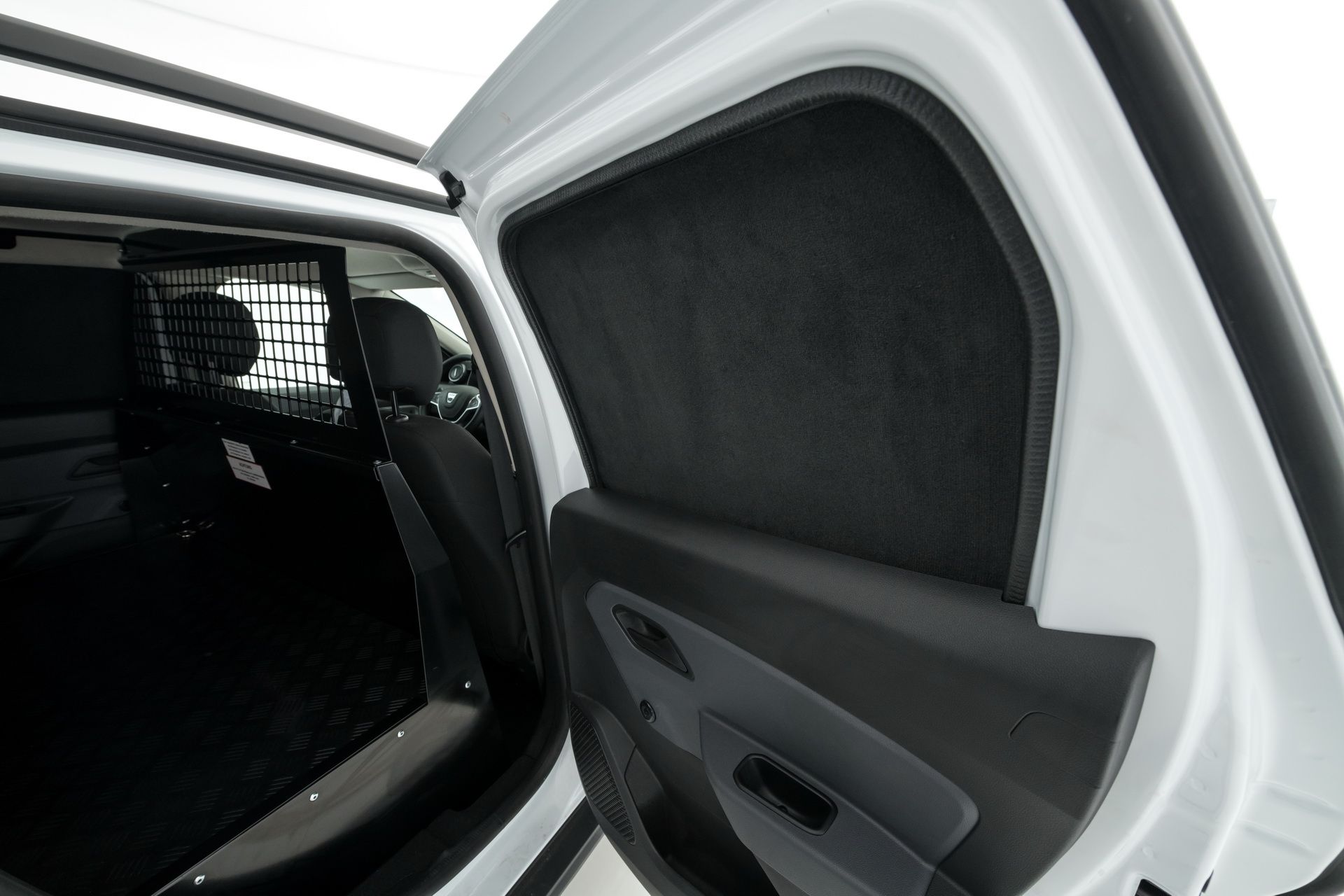 2019-dacia-duster-fiskal-18 Dacia Duster Fiskal Is A Go-Anywhere Light Commercial Vehicle