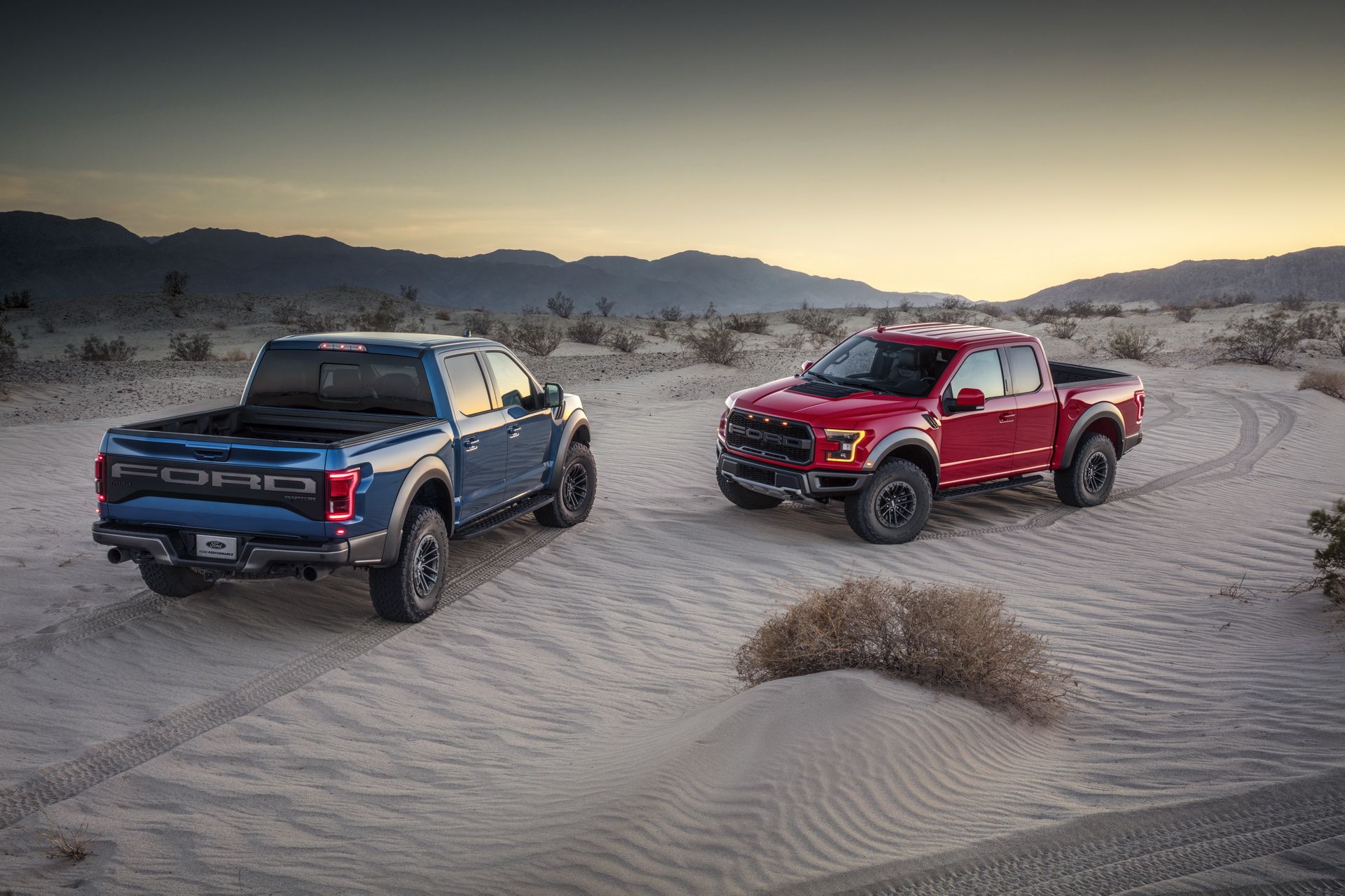 2019-ford-f-150-raptor-14 Updated 2019 Ford F-150 Raptor Will Tell You When It’s Airborne