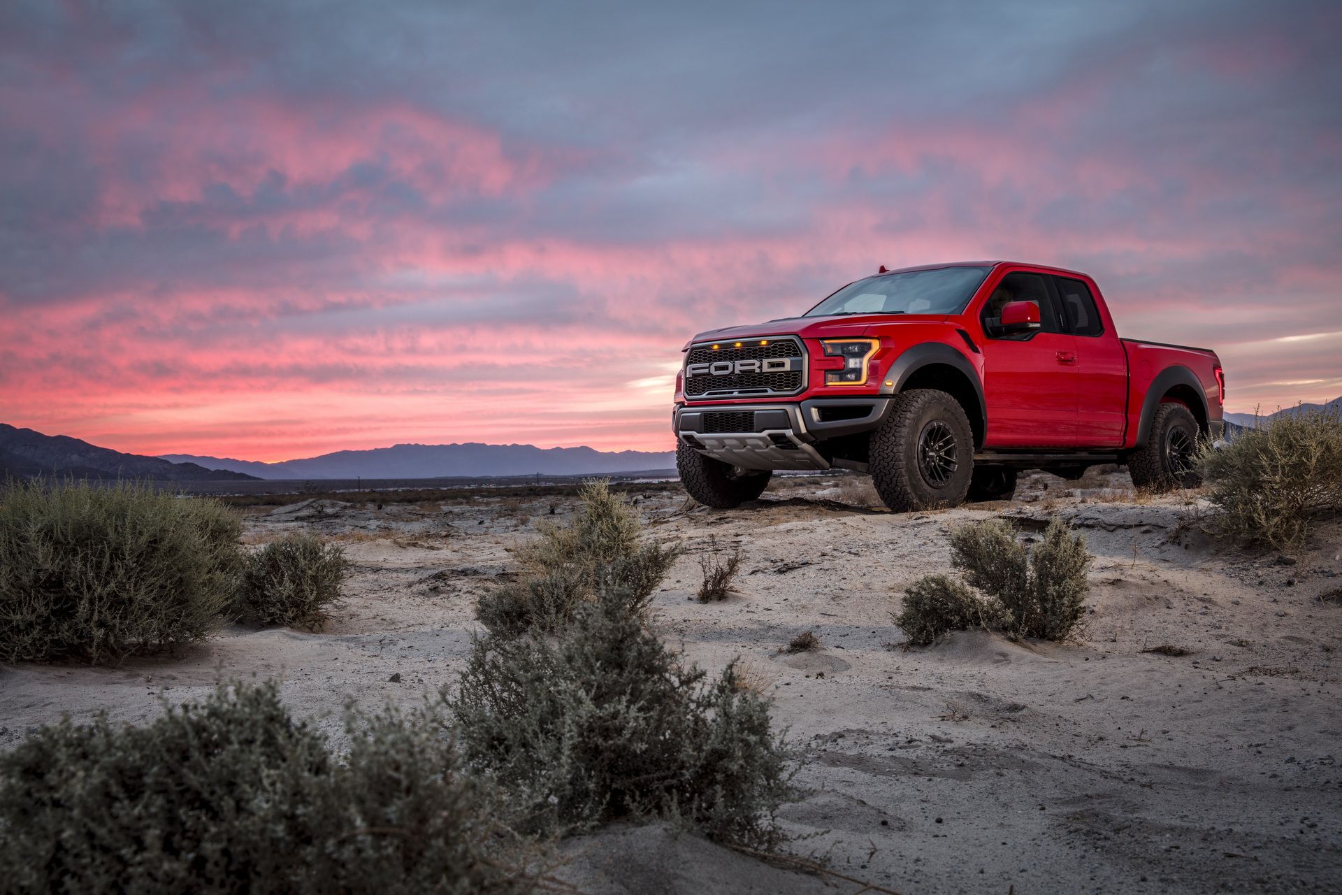 2019-ford-f-150-raptor-16 Updated 2019 Ford F-150 Raptor Will Tell You When It’s Airborne