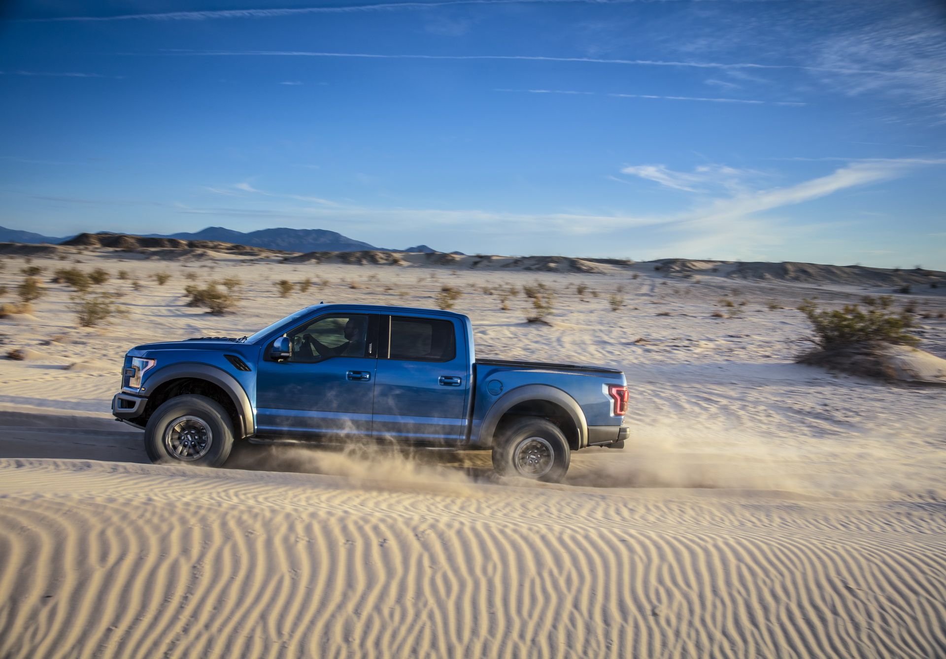 2019-ford-f-150-raptor-6 Updated 2019 Ford F-150 Raptor Will Tell You When It’s Airborne