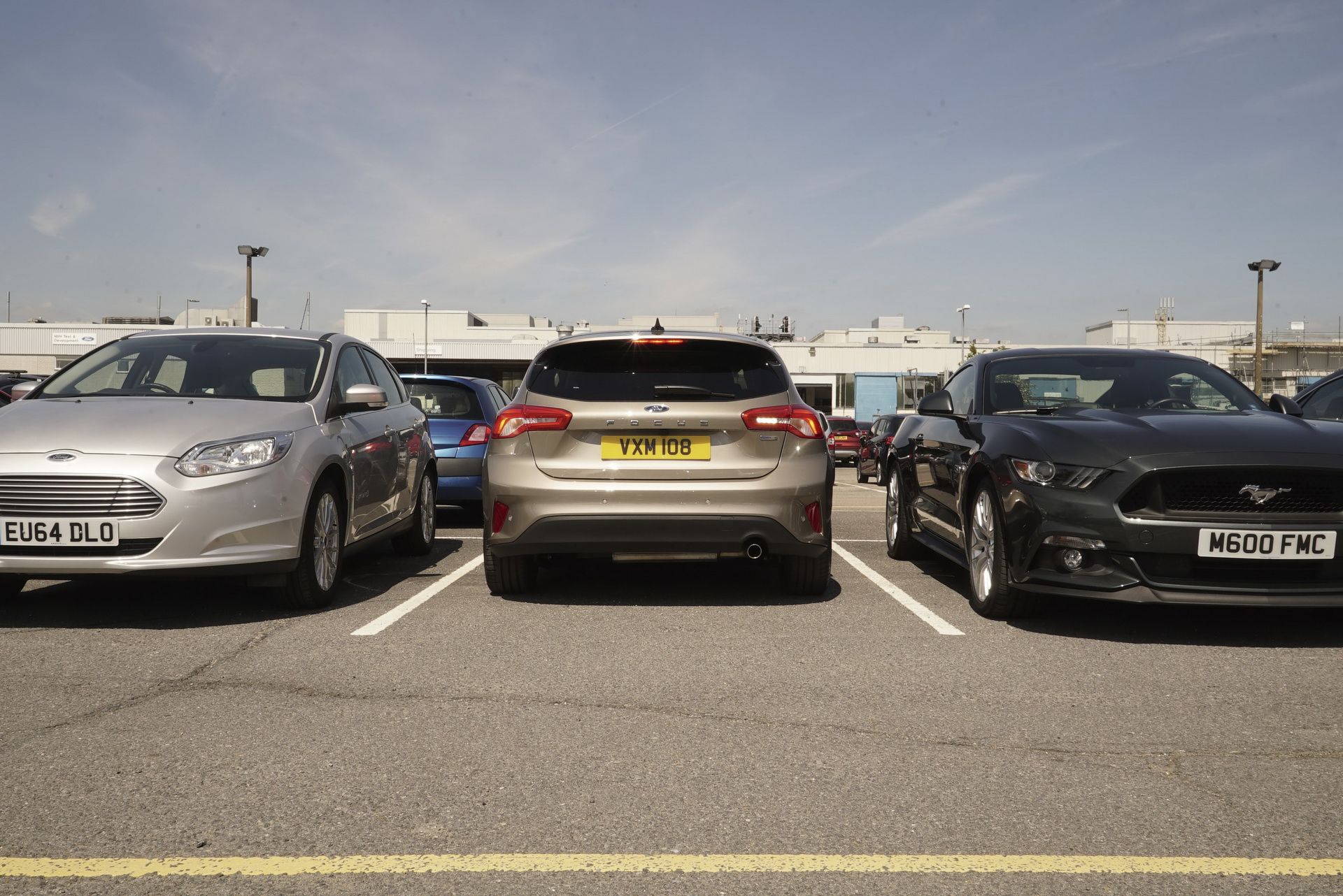 2019-ford-focus-180-degree-view-reversing-camera-7 New Ford Focus Has A 180-Degree Camera That Makes Reversing Easier