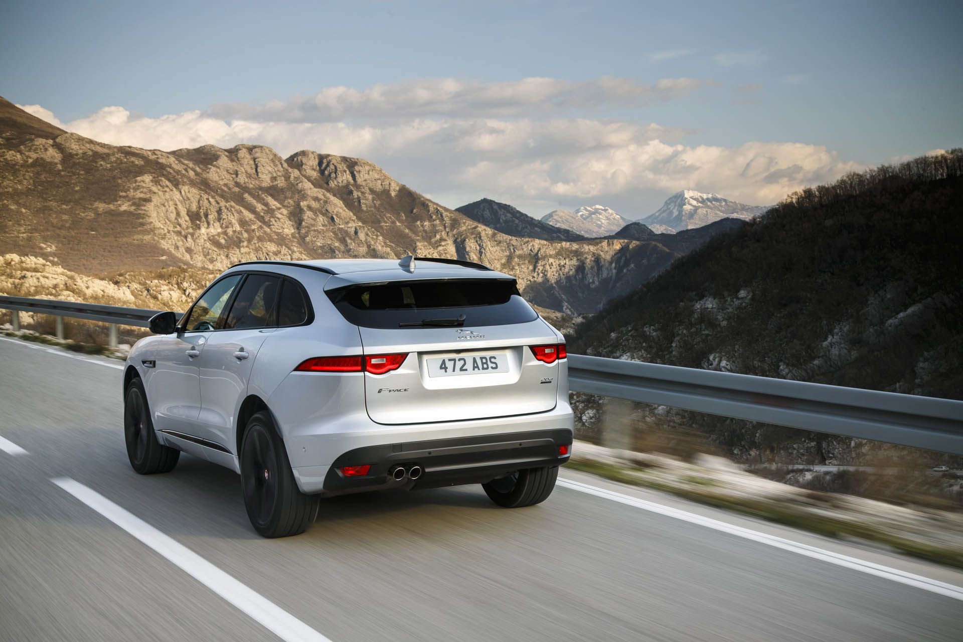 2019-jaguar-f-pace-11 2019 Jaguar F-Pace Gets 542 HP SVR Version, New Safety And Trim Features