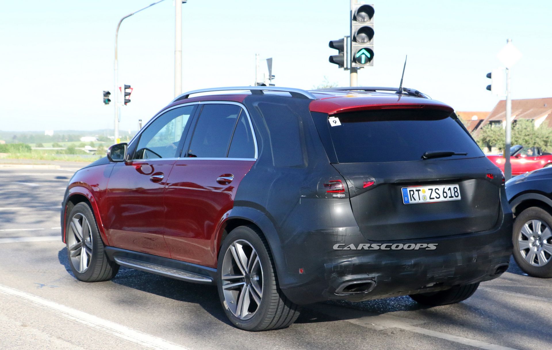 2019-mercedes-gle-less-camo-spy-15 2019 Mercedes GLE: Most Revealing Photos Give Us Our Best Look Yet