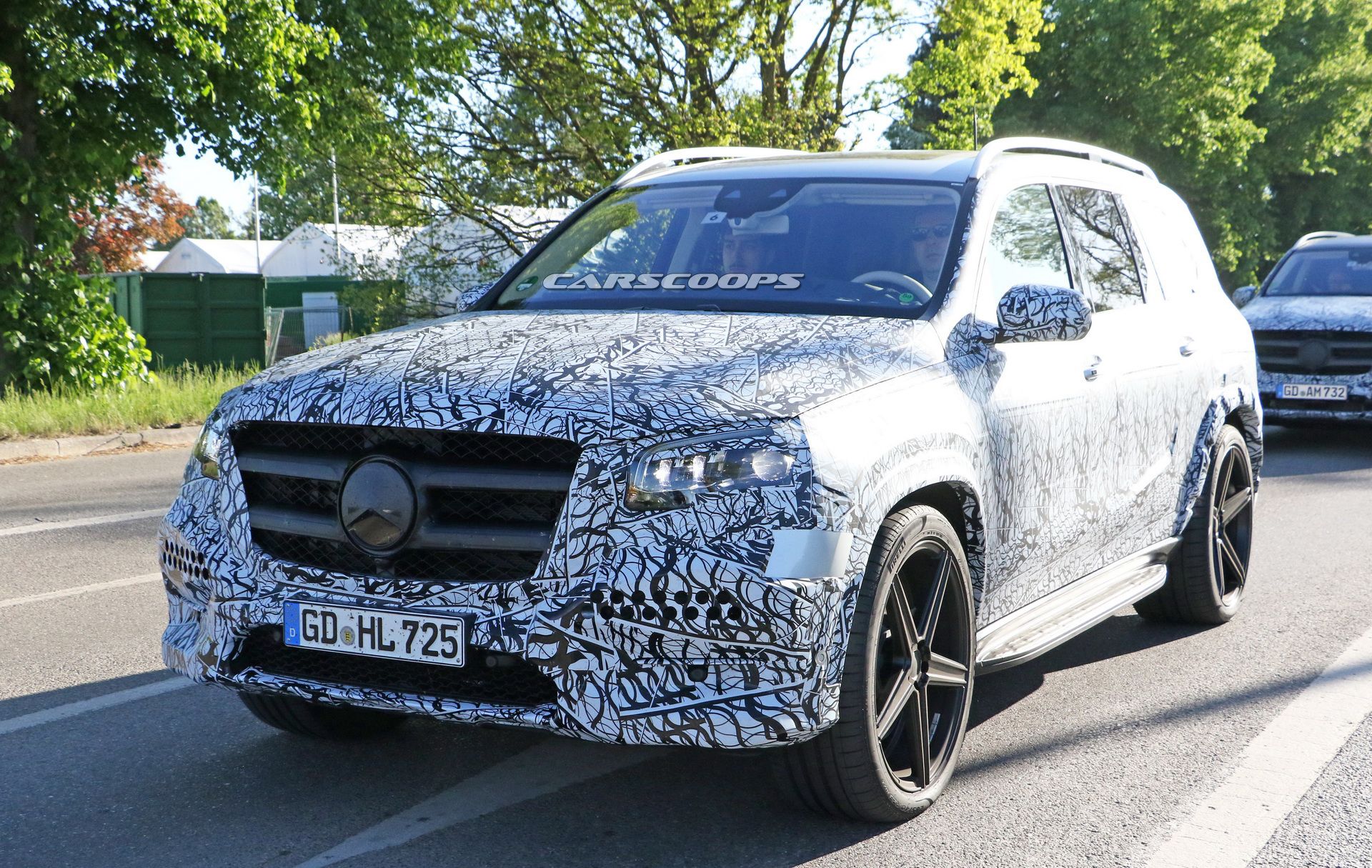 2019-mercedes-gls-less-camo-spy-15 2019 Mercedes GLS Drops Body Cladding, Looks Just Like We Thought It Would