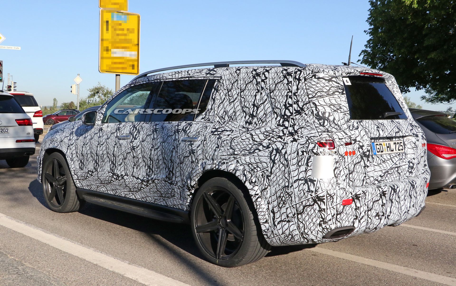 2019-mercedes-gls-less-camo-spy-18 2019 Mercedes GLS Drops Body Cladding, Looks Just Like We Thought It Would