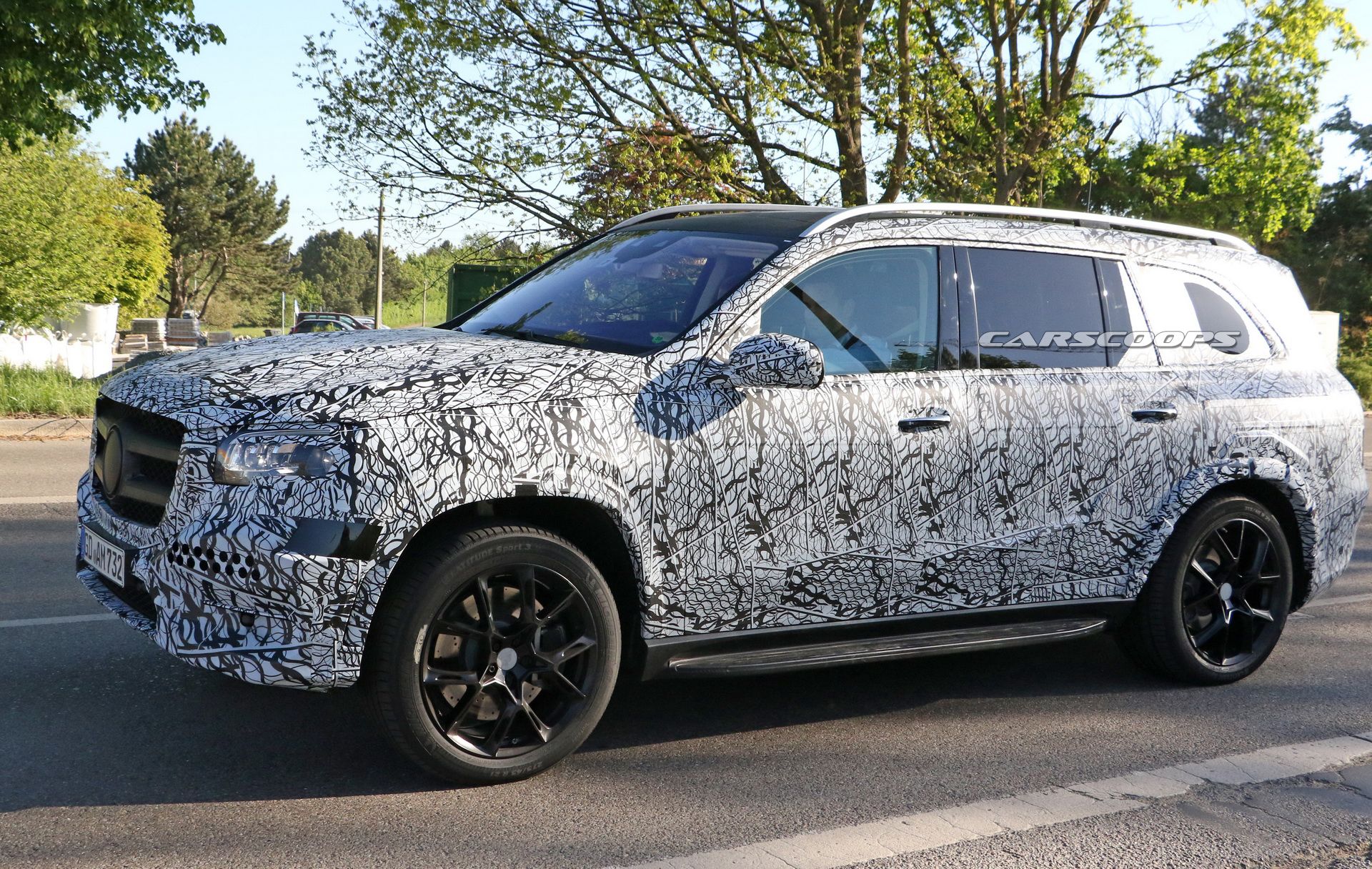2019-mercedes-gls-less-camo-spy-20 2019 Mercedes GLS Drops Body Cladding, Looks Just Like We Thought It Would