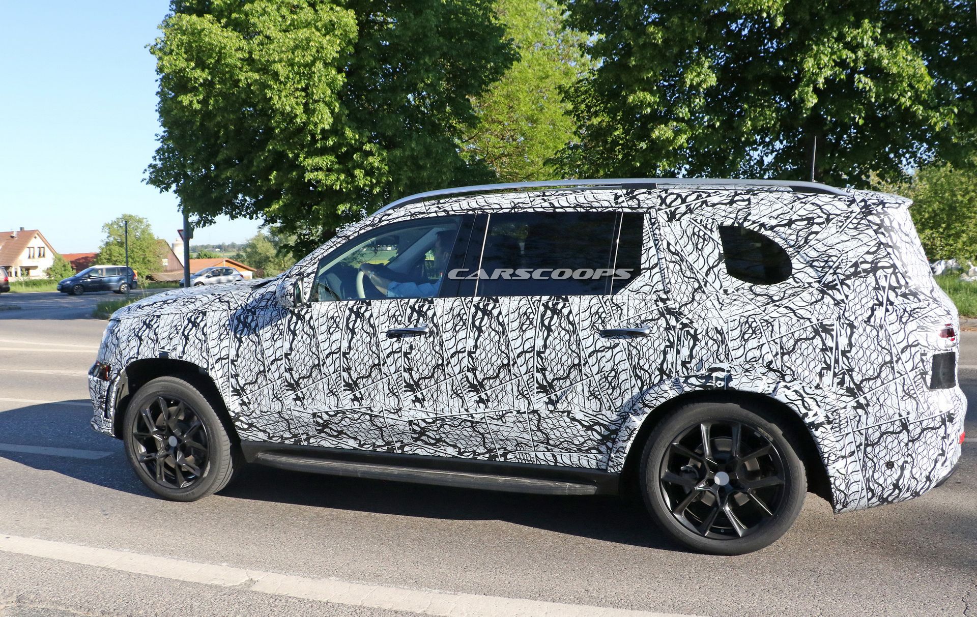 2019-mercedes-gls-less-camo-spy-22 2019 Mercedes GLS Drops Body Cladding, Looks Just Like We Thought It Would