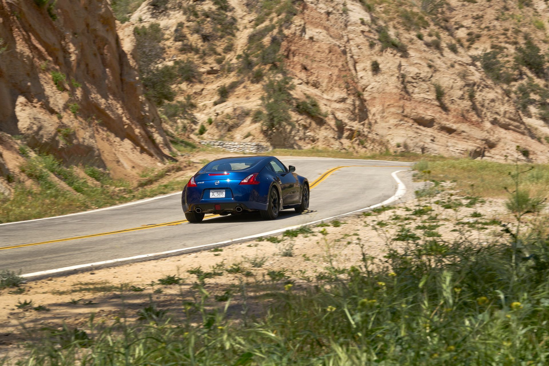 2019-nissan-370z-1 2019 Nissan 370Z Soldiers On From $29,990 With Two New Colors For The Heritage Edition