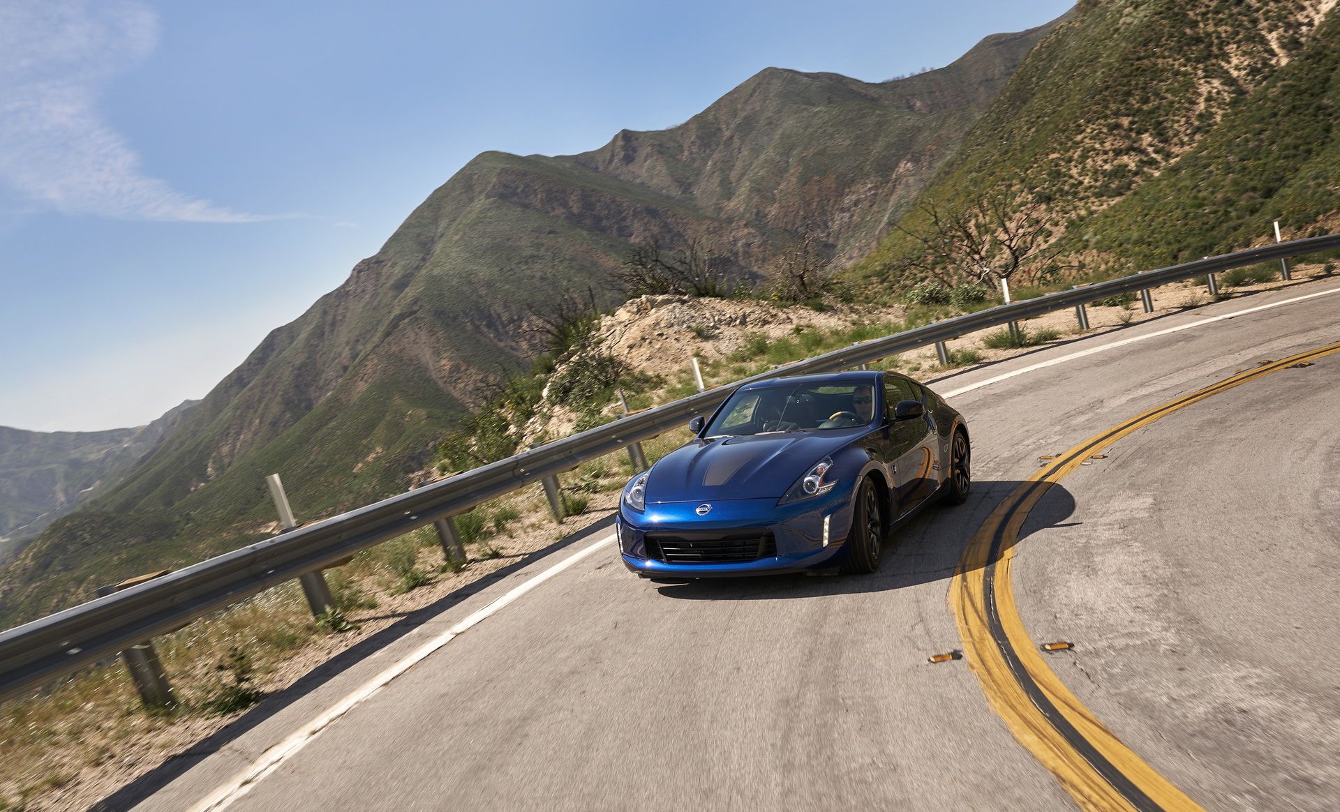 2019-nissan-370z-10 2019 Nissan 370Z Soldiers On From $29,990 With Two New Colors For The Heritage Edition