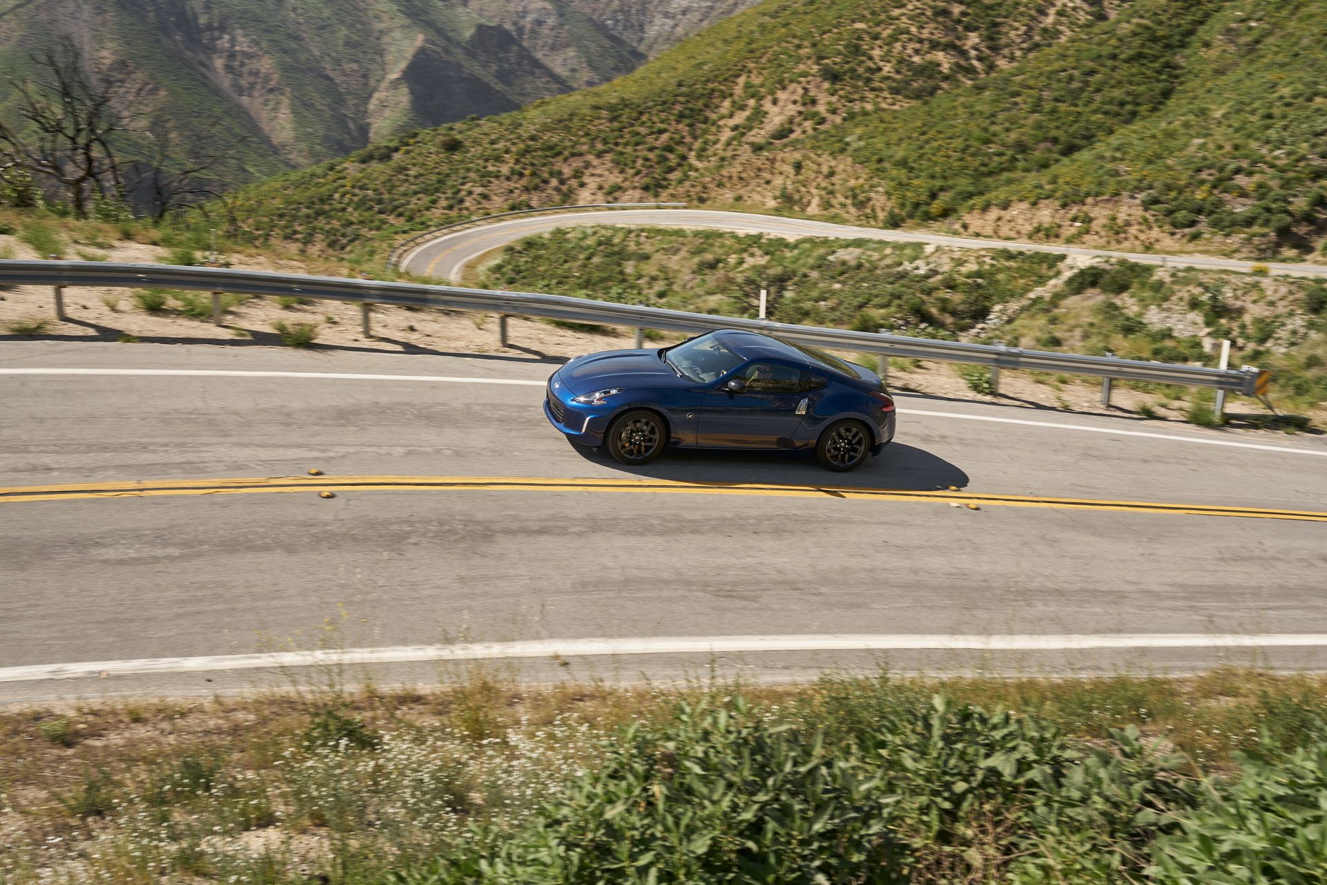 2019-nissan-370z-15 2019 Nissan 370Z Soldiers On From $29,990 With Two New Colors For The Heritage Edition