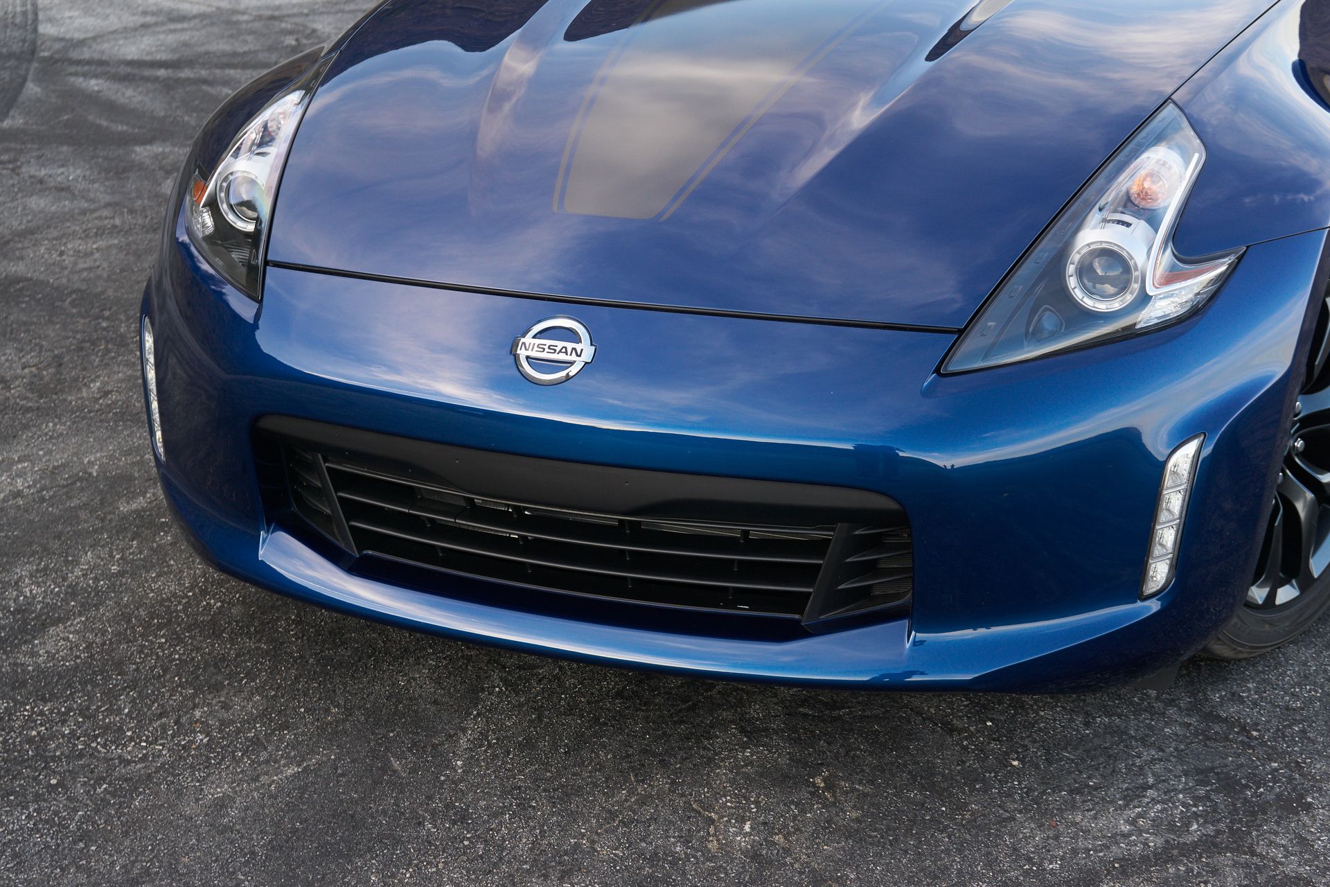 2019-nissan-370z-29 2019 Nissan 370Z Soldiers On From $29,990 With Two New Colors For The Heritage Edition