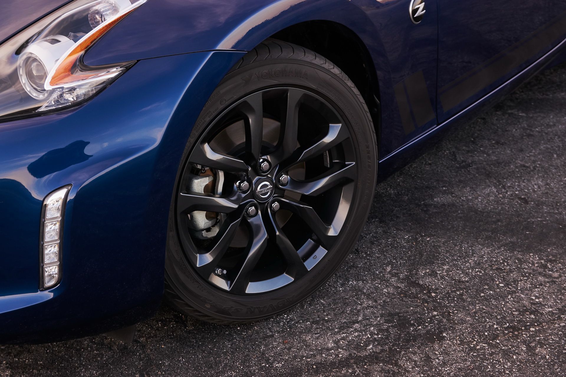 2019-nissan-370z-32 2019 Nissan 370Z Soldiers On From $29,990 With Two New Colors For The Heritage Edition