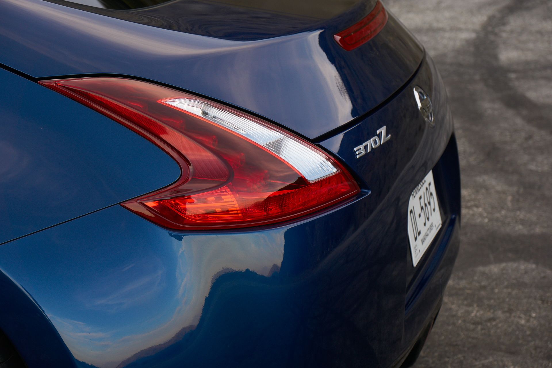 2019-nissan-370z-34 2019 Nissan 370Z Soldiers On From $29,990 With Two New Colors For The Heritage Edition