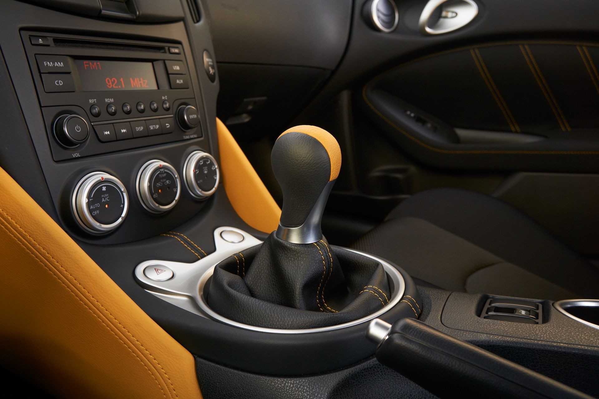 2019-nissan-370z-47 2019 Nissan 370Z Soldiers On From $29,990 With Two New Colors For The Heritage Edition