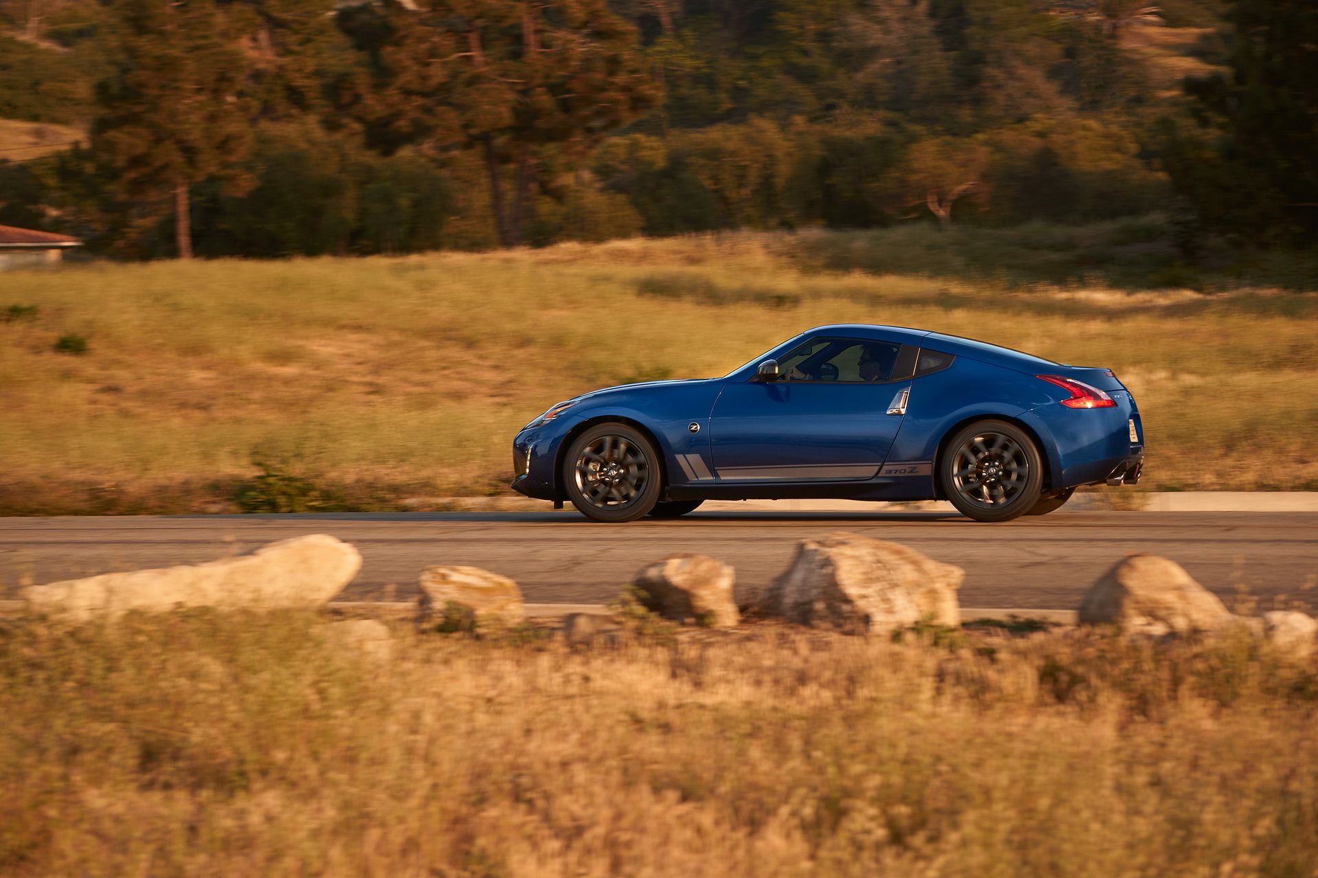2019-nissan-370z-55 2019 Nissan 370Z Soldiers On From $29,990 With Two New Colors For The Heritage Edition