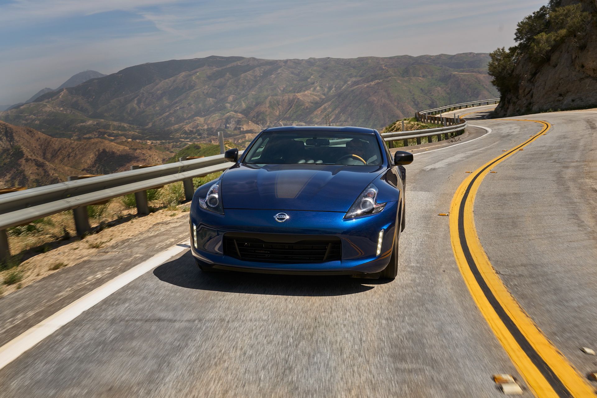 2019-nissan-370z-7 2019 Nissan 370Z Soldiers On From $29,990 With Two New Colors For The Heritage Edition