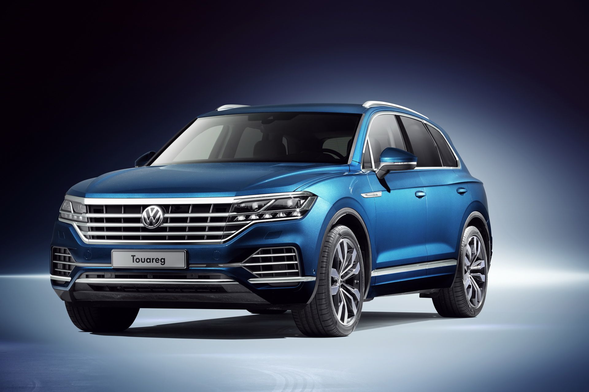 2019-volkswagen-touareg-1 Volkswagen Will Skip The 2018 Paris Auto Show, Claims Reports