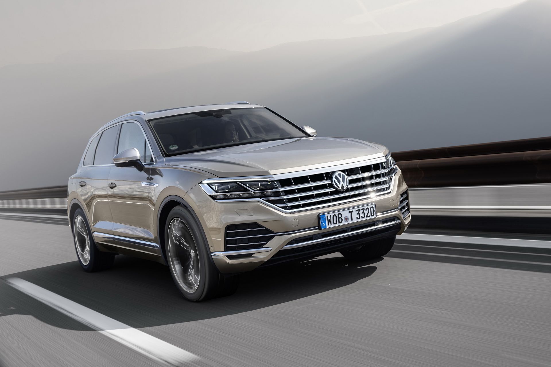 2019-volkswagen-touareg-12 Volkswagen Will Skip The 2018 Paris Auto Show, Claims Reports