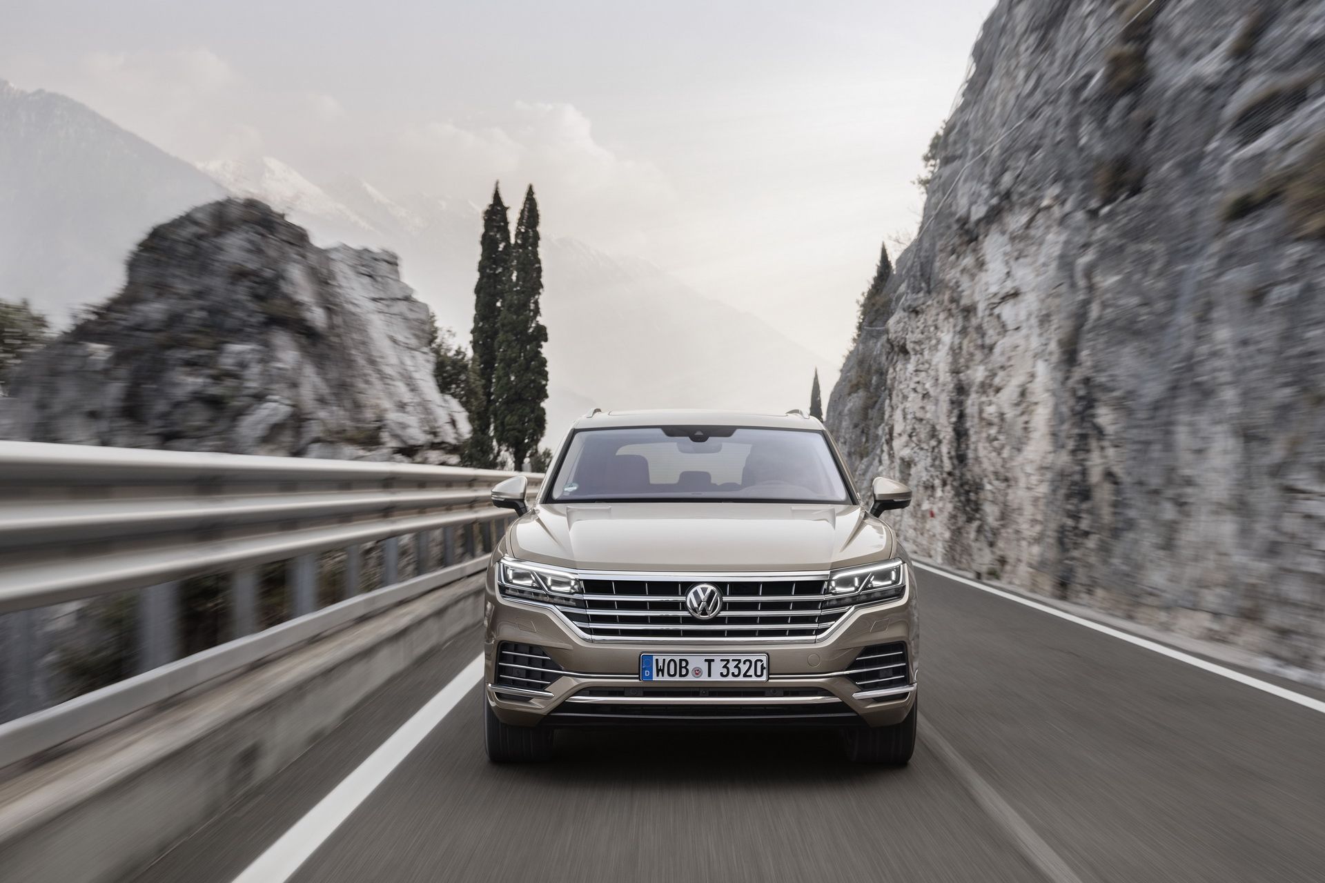 2019-volkswagen-touareg-16 Volkswagen Will Skip The 2018 Paris Auto Show, Claims Reports