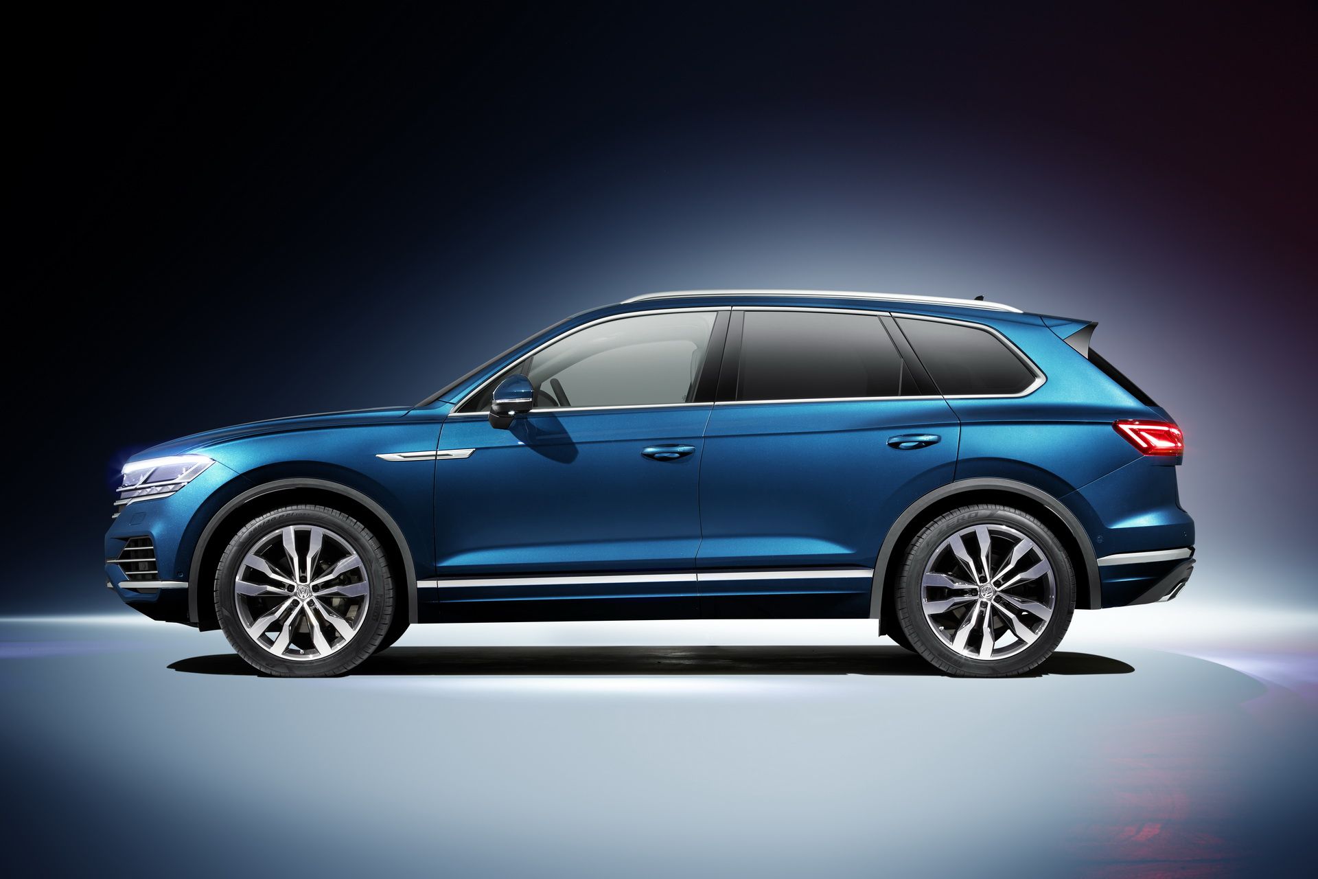 2019-volkswagen-touareg-2 Volkswagen Will Skip The 2018 Paris Auto Show, Claims Reports