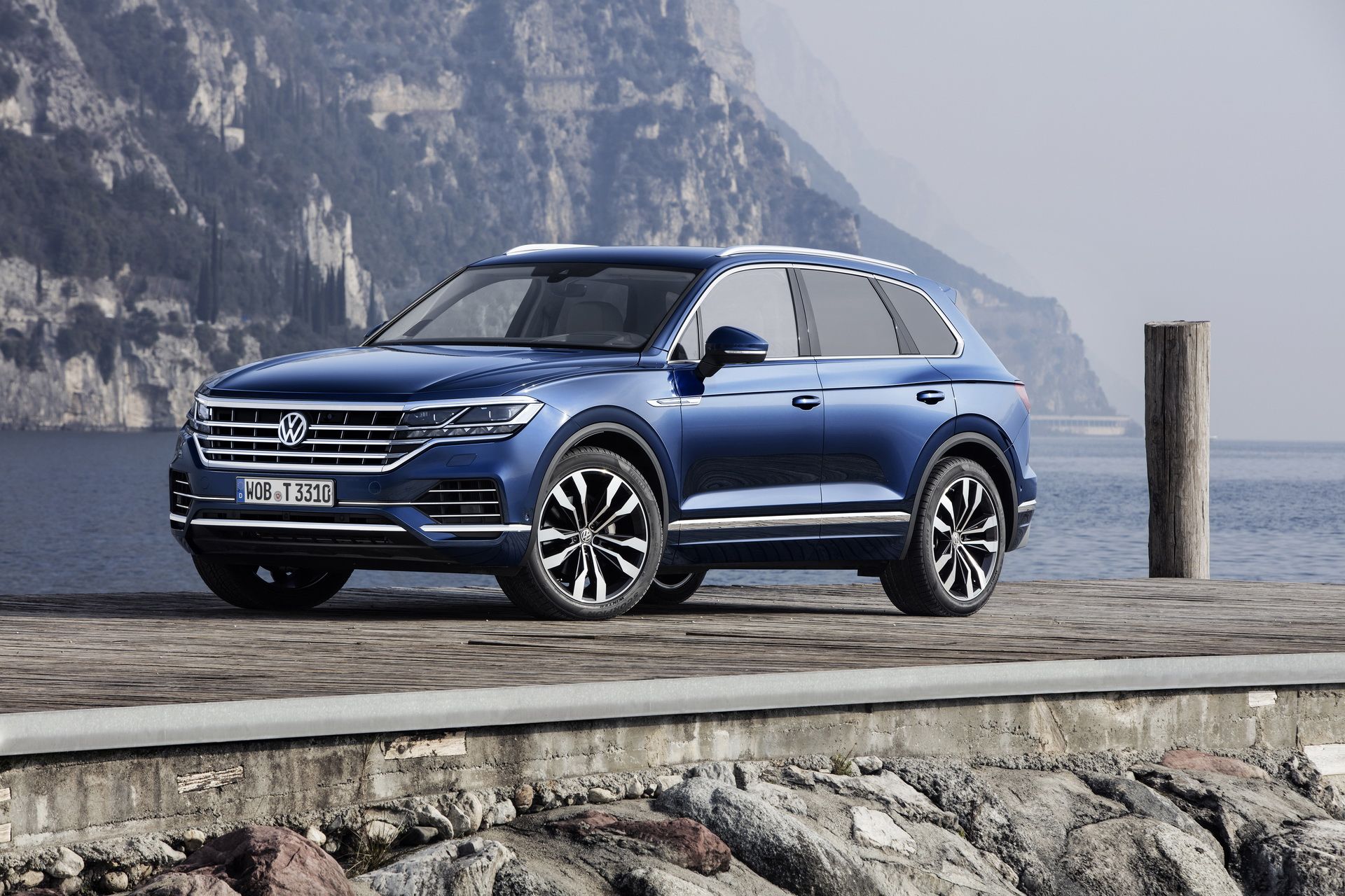 2019-volkswagen-touareg-3 Volkswagen Will Skip The 2018 Paris Auto Show, Claims Reports