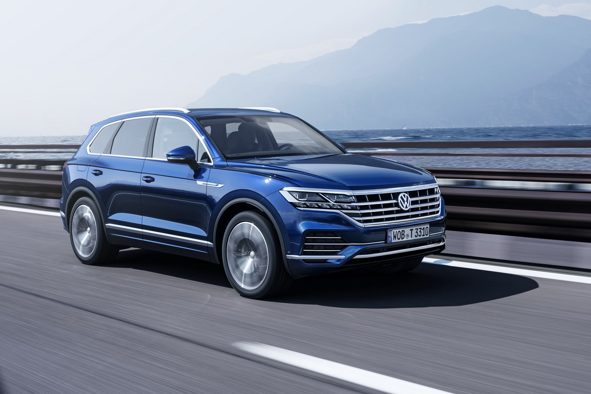 2019-volkswagen-touareg-4 Volkswagen Will Skip The 2018 Paris Auto Show, Claims Reports