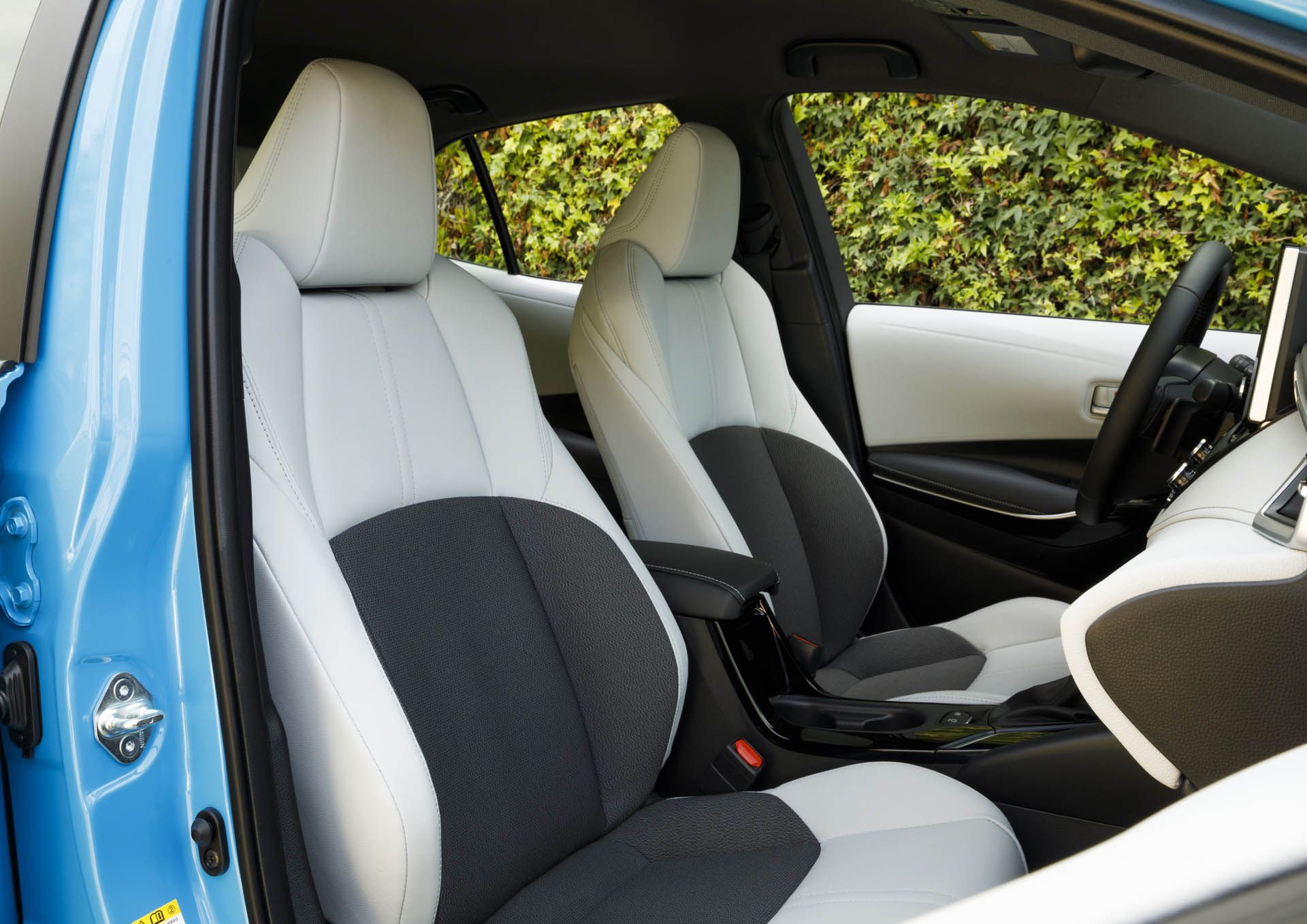 2019_Toyota_Corolla_Hatchback_035_EB9E093E676940B4F8EF14CB108E76CA9BA3A1DD copy 2019 Toyota Corolla Hatchback Starts Just Under $20k