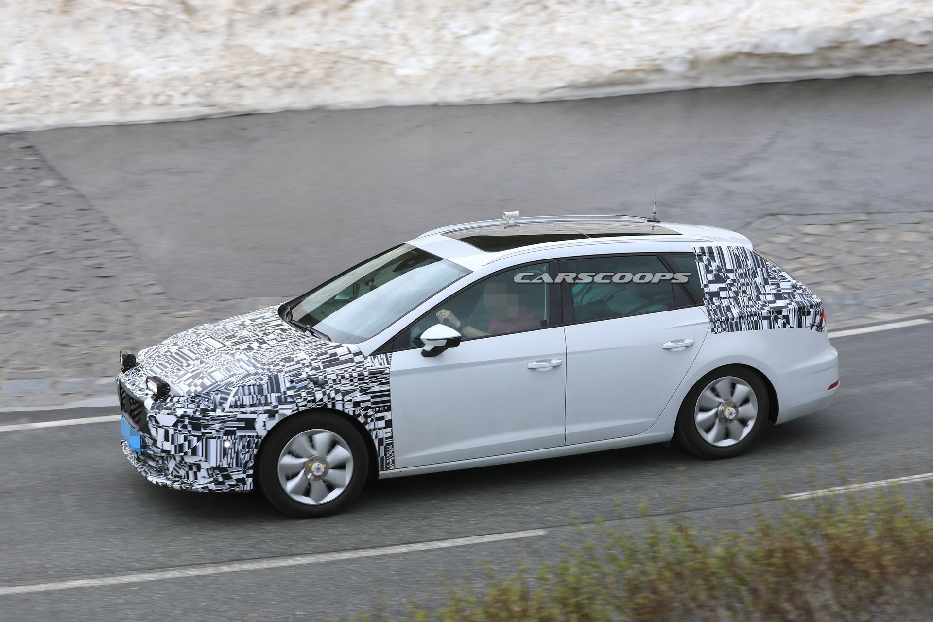 2020-seat-leon-mule-production-front-27 2019 Seat Leon Test Mule Spied With Production Front End