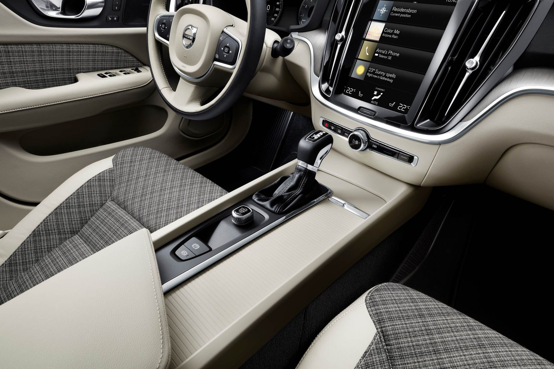 223530_New_Volvo_V60_interior Get Your 2019 Volvo V60 With Plaid Seats