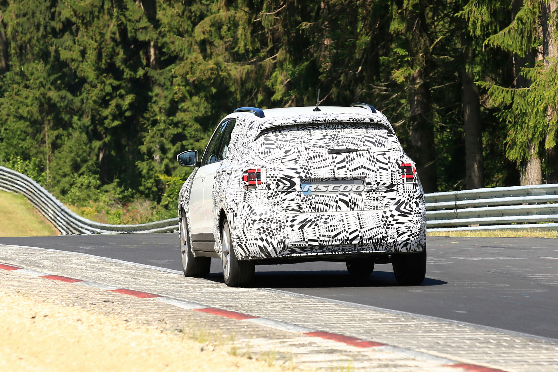 VW_T-Cross_25 Volkswagen T-Cross Baby SUV Getting Ready For Its Debut