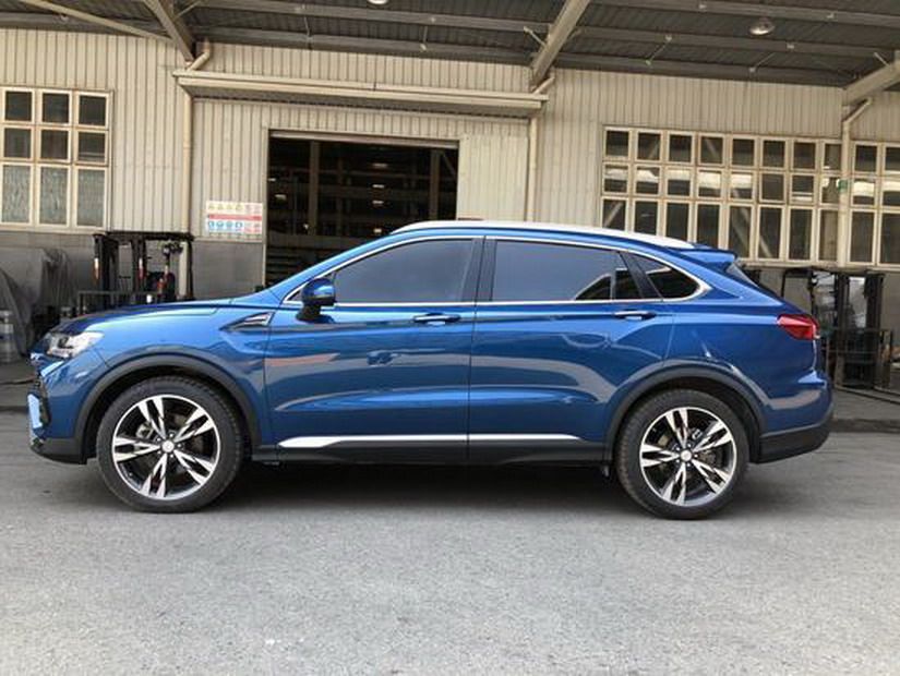 Huansu Hyosow C60 9 Huansu Hyosow C60: China’s $15,000 Lamborghini Urus Clone Debuts In The Flesh