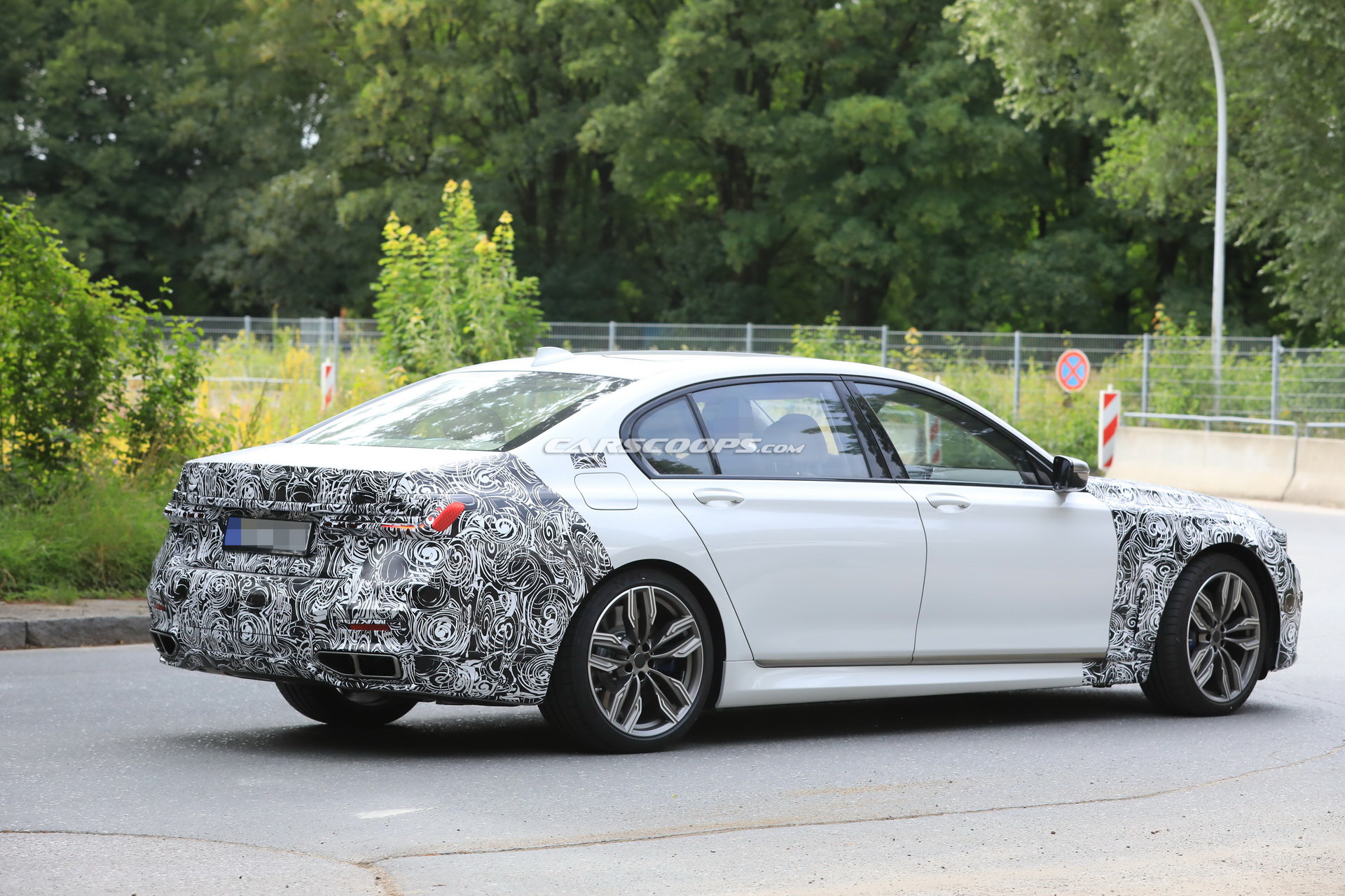 2019 BMW 7-Series 09 Facelifted 2019 BMW 7-Series Spied In Base And M760Li xDrive Forms