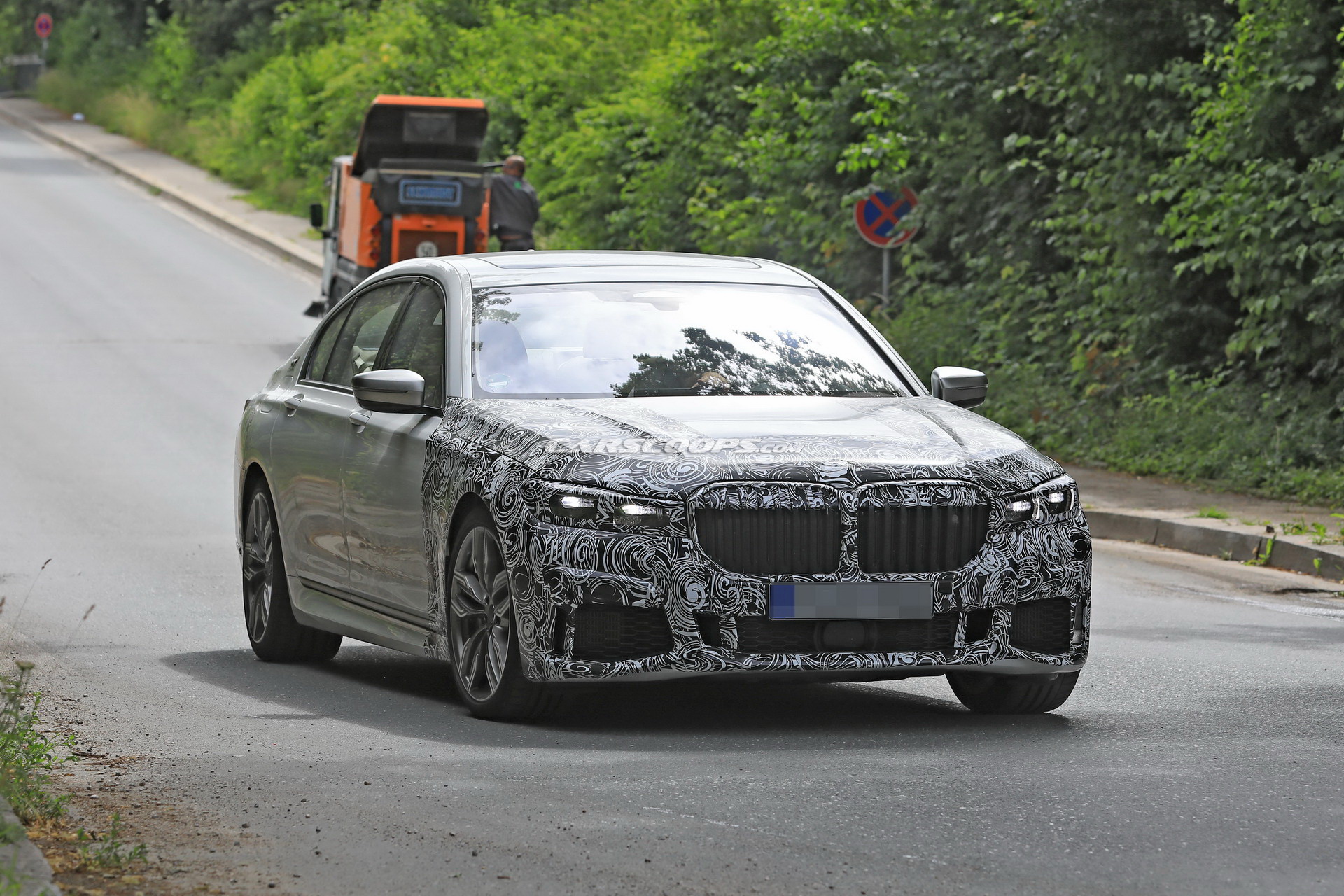 2019 BMW 7-Series 03 Facelifted 2019 BMW 7-Series Spied In Base And M760Li xDrive Forms