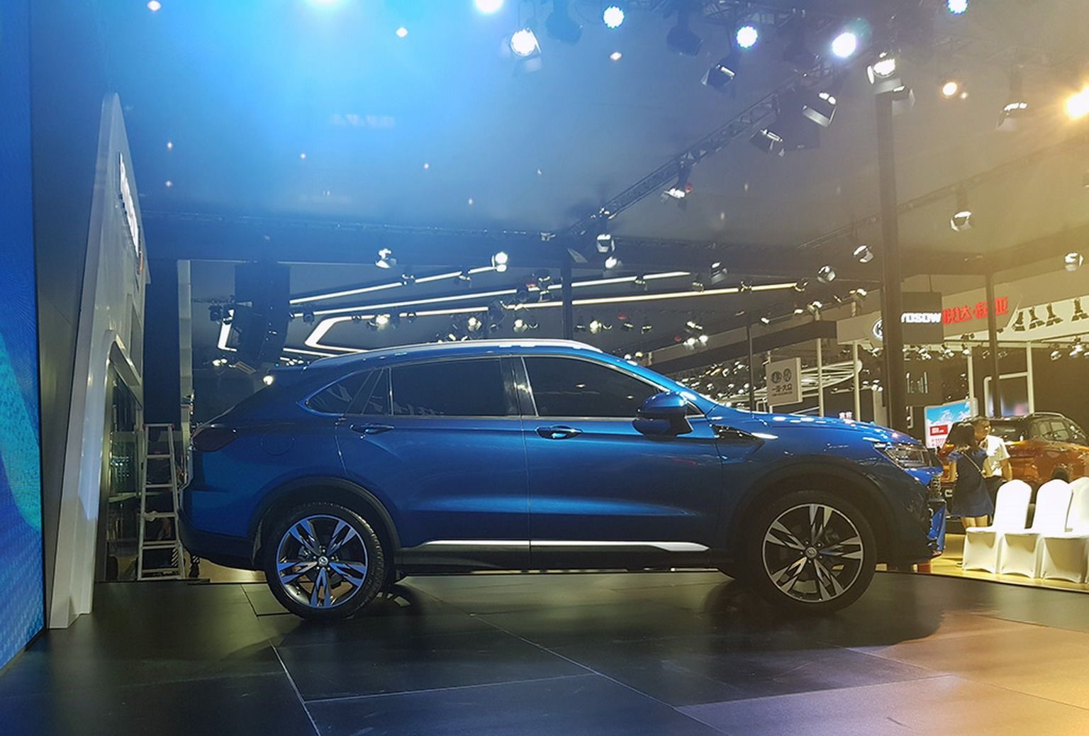 Huansu Hyosow C60 3 Huansu Hyosow C60: China’s $15,000 Lamborghini Urus Clone Debuts In The Flesh