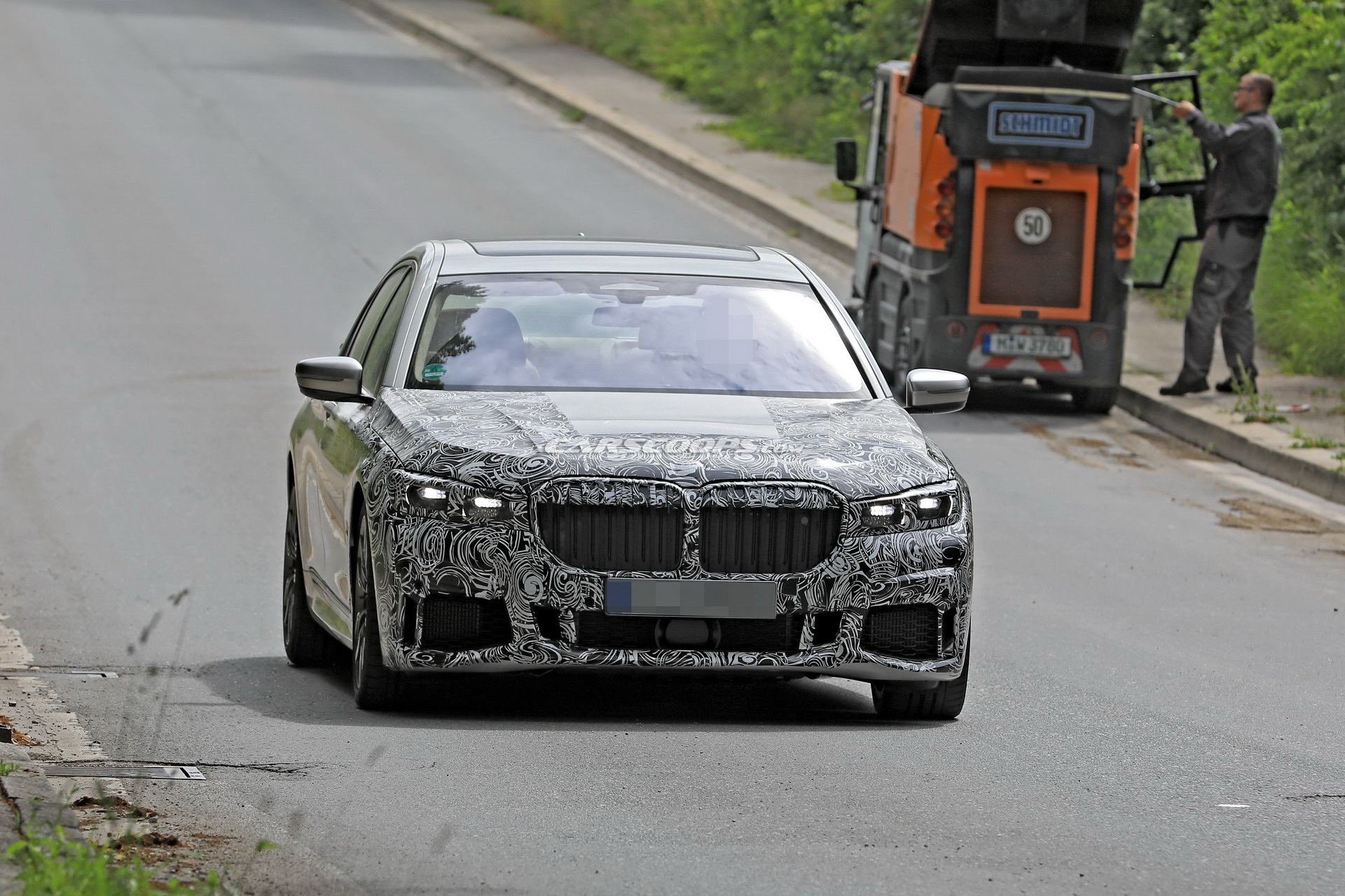 2019 BMW 7-Series 01 Facelifted 2019 BMW 7-Series Spied In Base And M760Li xDrive Forms