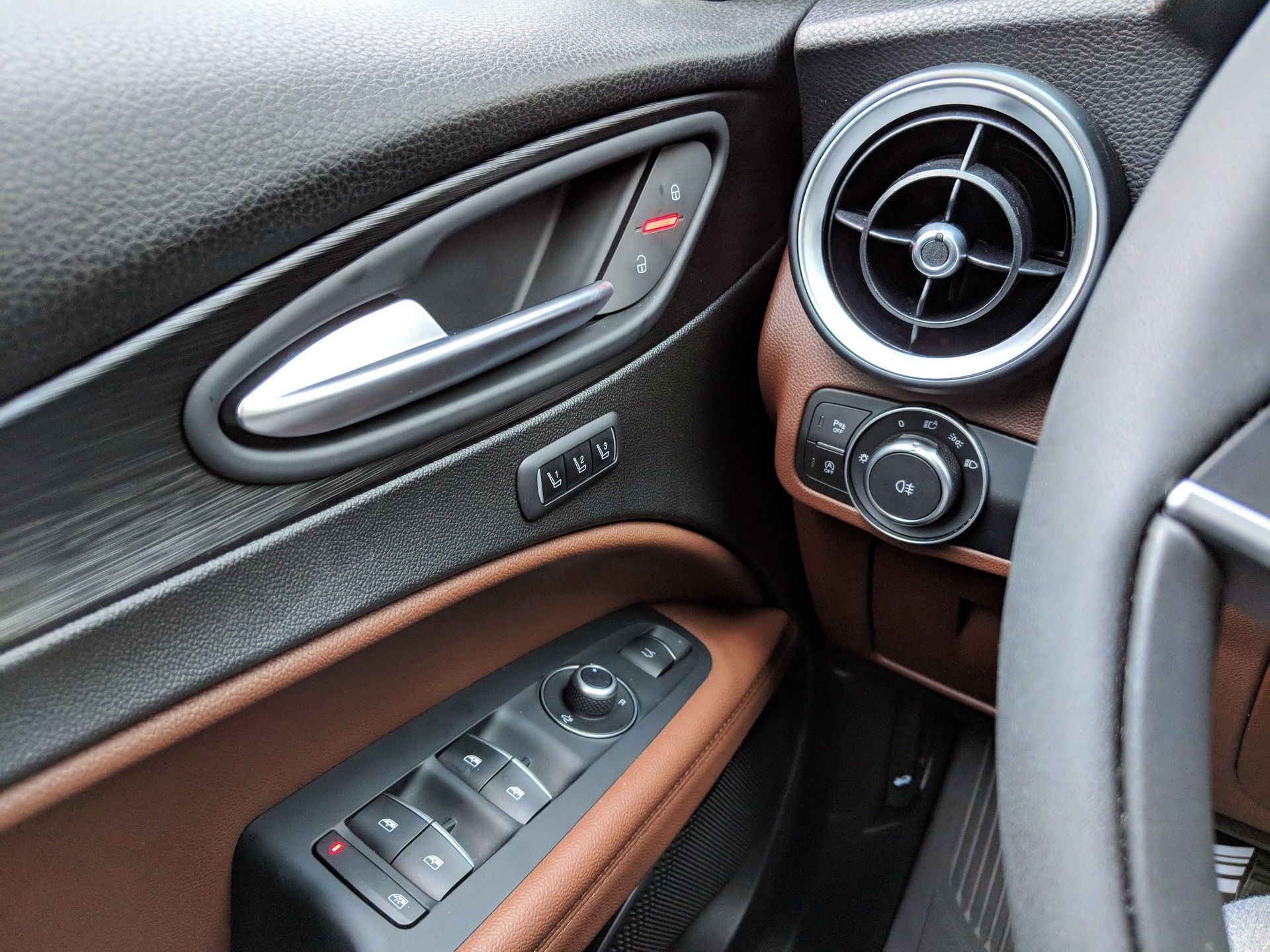 Alfa-Romeo-Stelvio-Interior-4 2018 Alfa Romeo Stelvio 2.0T Q4 Review: Does It Pass Or Fail?
