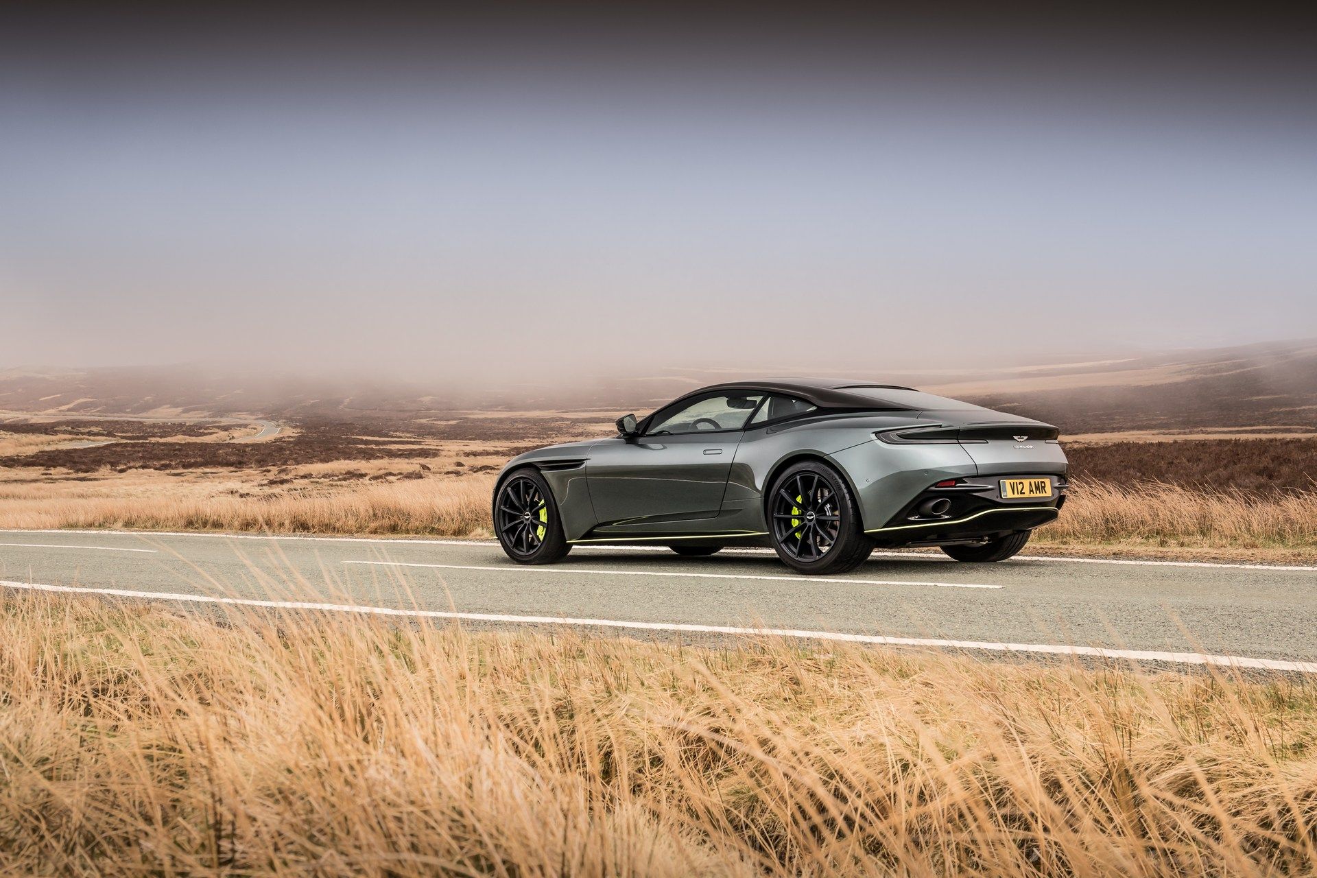 [Imagen: Aston-Martin-DB11-AMR-11.jpg]