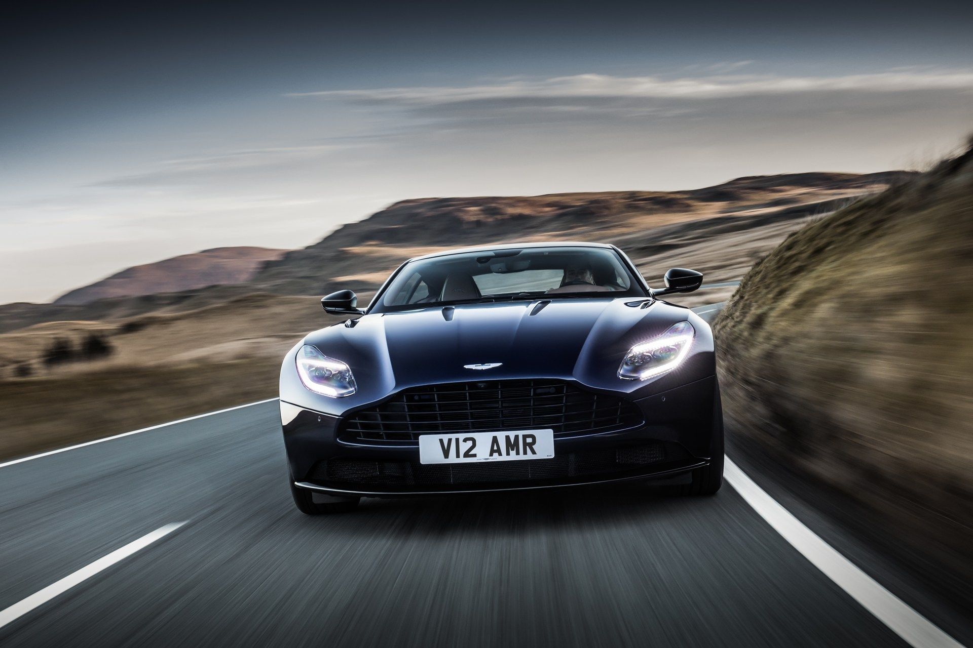 [Imagen: Aston-Martin-DB11-AMR-20.jpg]