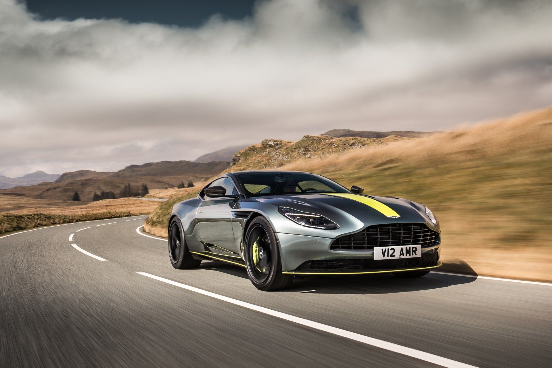 [Imagen: Aston-Martin-DB11-AMR-3.jpg]