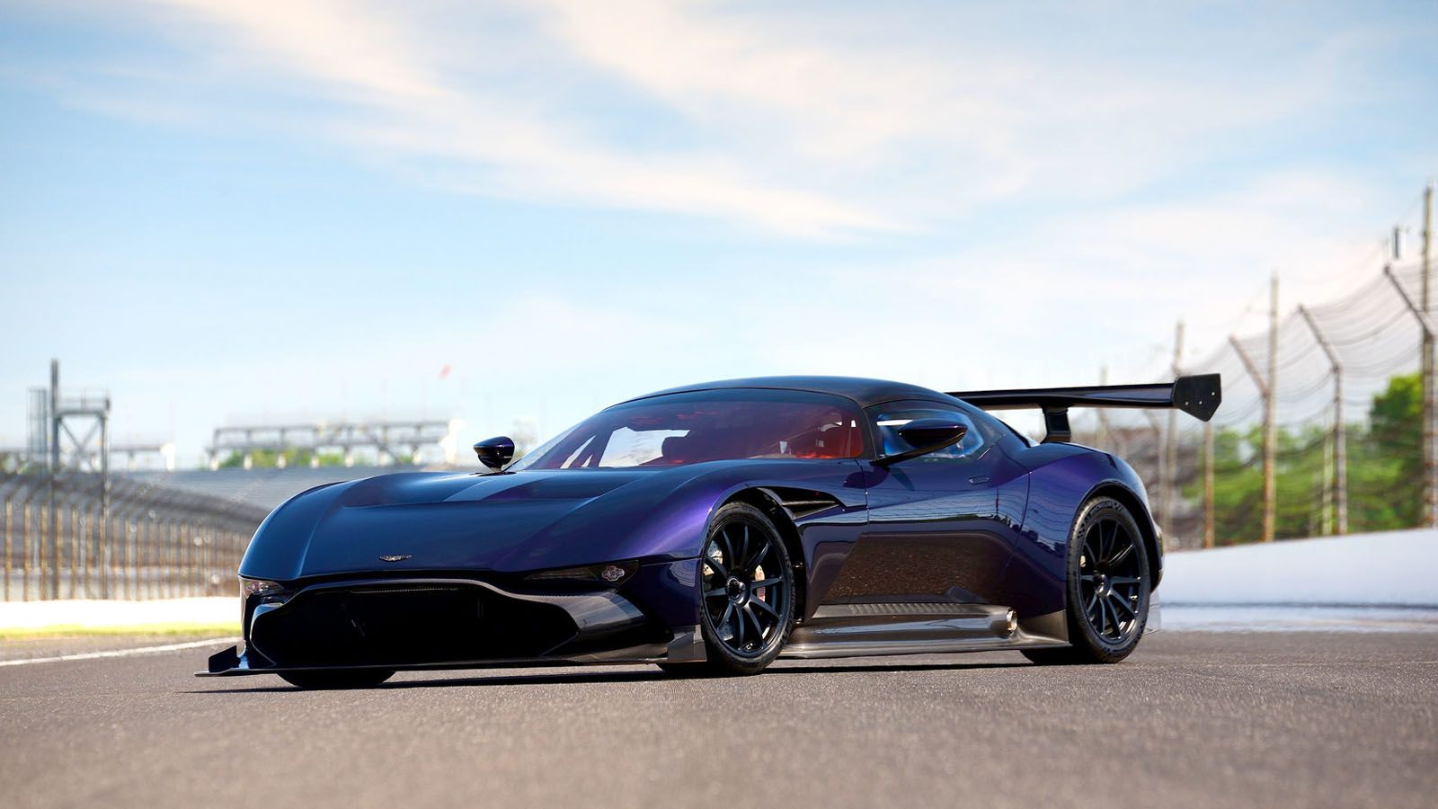 Aston-Martin-Vulcan-Le-Mans-2 Aston Martin Vulcan Will Race At Le Mans – Well, Kind Of…
