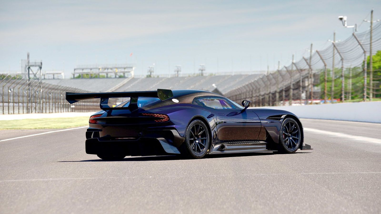 Aston-Martin-Vulcan-Le-Mans-5 Aston Martin Vulcan Will Race At Le Mans – Well, Kind Of…
