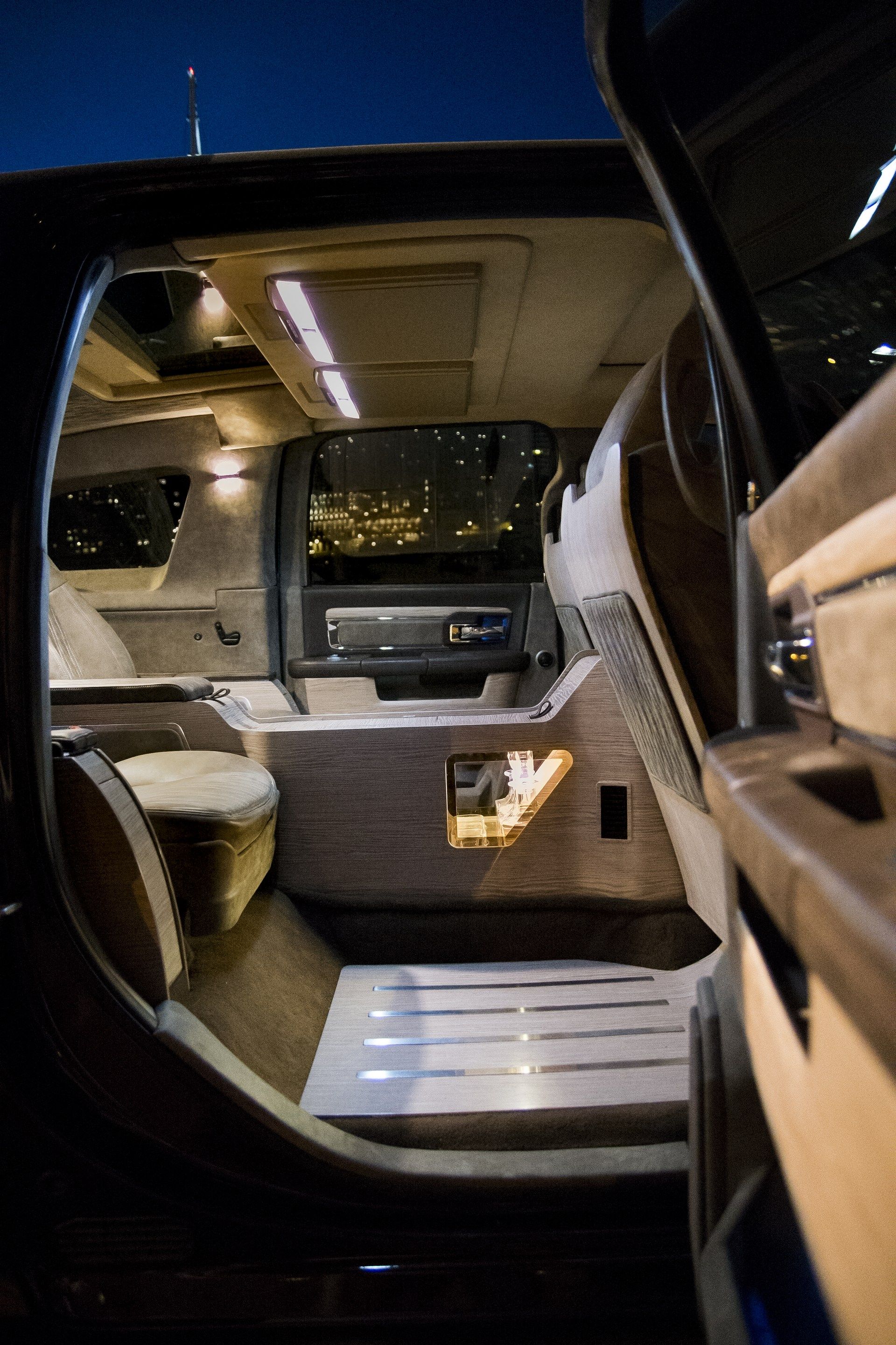 Aznom-Atulux-16 Aznom Atulux Is A $263k Coachbuilt RAM That Doesn’t Know If It’s A Truck, SUV Or Sedan