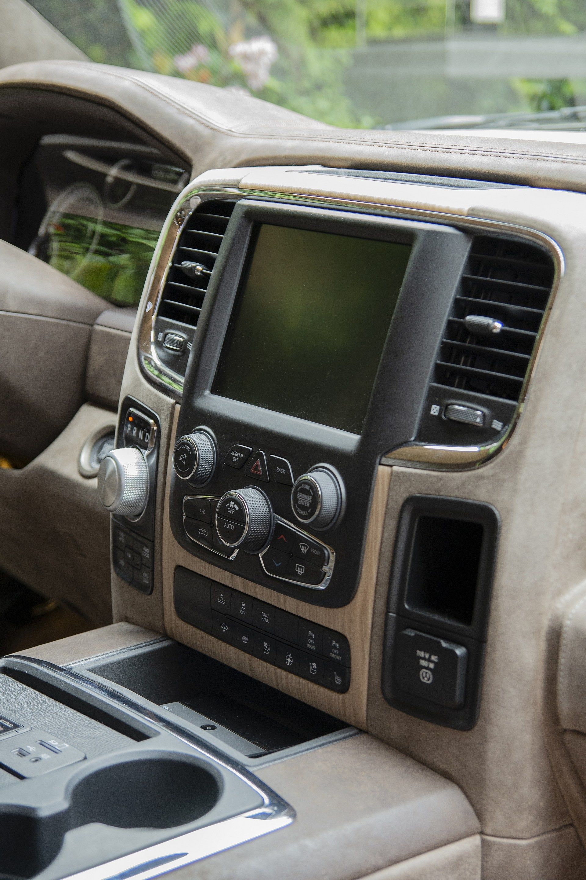 Aznom-Atulux-34 Aznom Atulux Is A $263k Coachbuilt RAM That Doesn’t Know If It’s A Truck, SUV Or Sedan