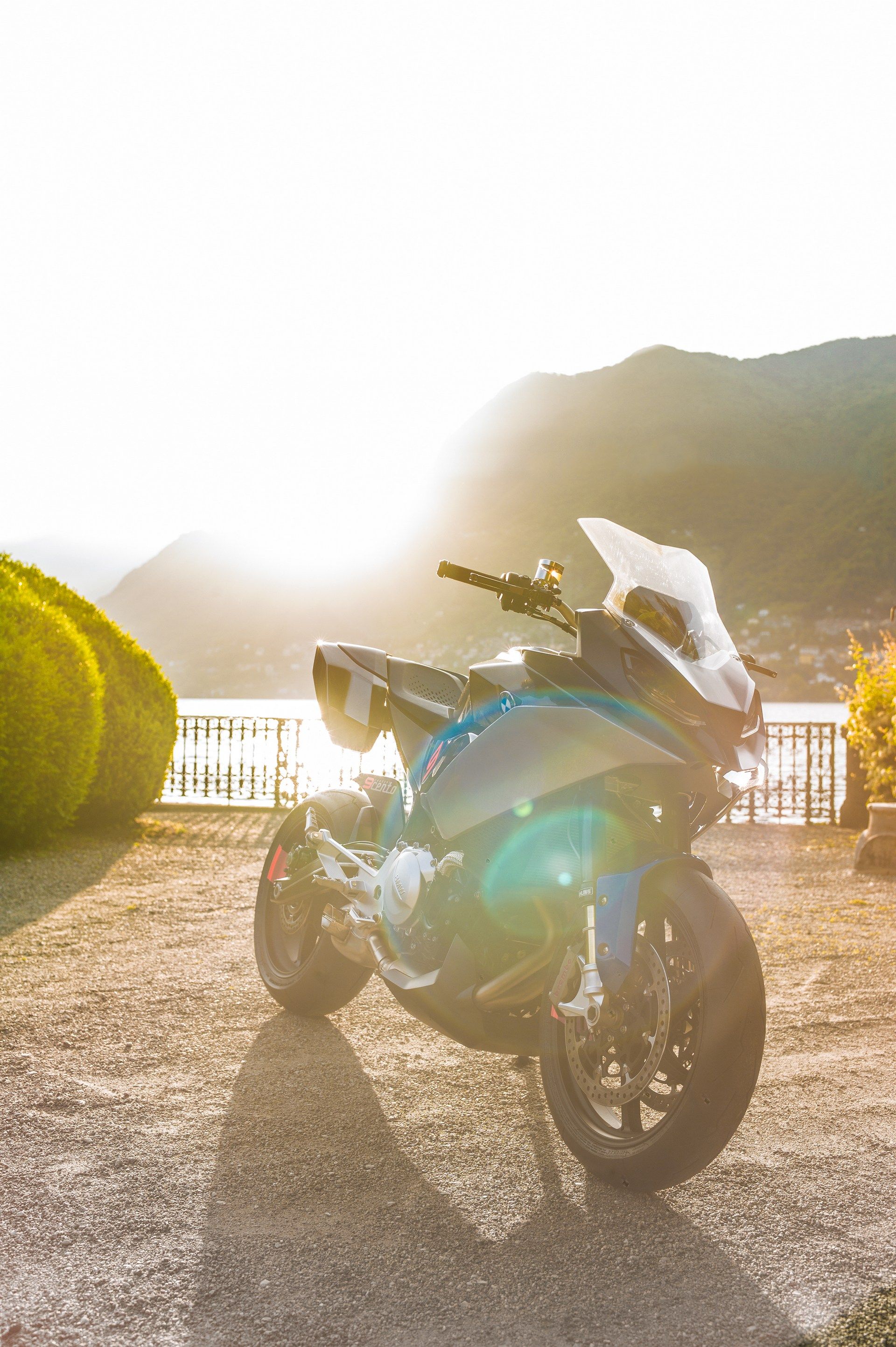 BMW-Concept-9cento-10 BMW 9cento Concept Unveiled, Could Preview New Adventure Sport Bike