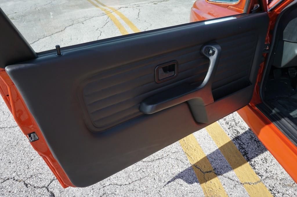 BMW-E30-M3-ValenciaOrange-23 Valencia Orange BMW E30 M3 Is A Perfectly Restored Classic